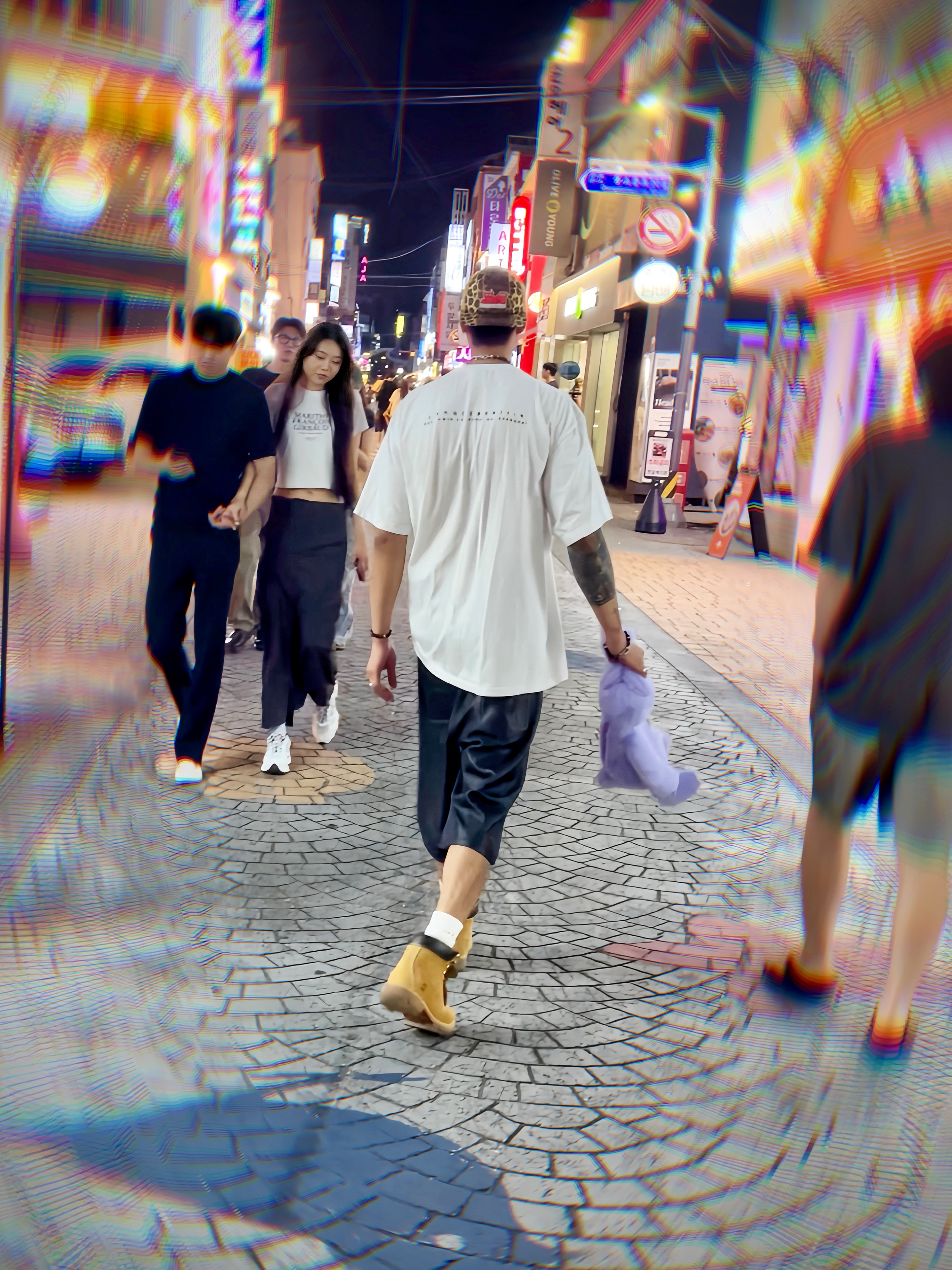 Supreme x Toy Machine Mesh Back 5-Panel Leopard - 24SS, Supreme Shanghai Box Logo T-Shirt White - 24SS 착용 스타일 - 2