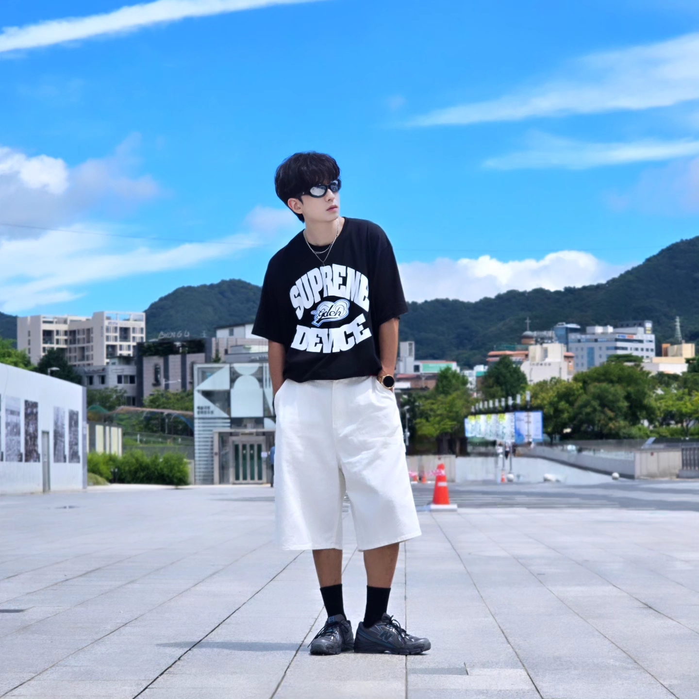 Supreme x GOODENOUGH Device T-Shirt Black - 25SS, Samsung Galaxy Watch6 44mm LTE Silver (Korean Ver.) 착용 스타일 - 1