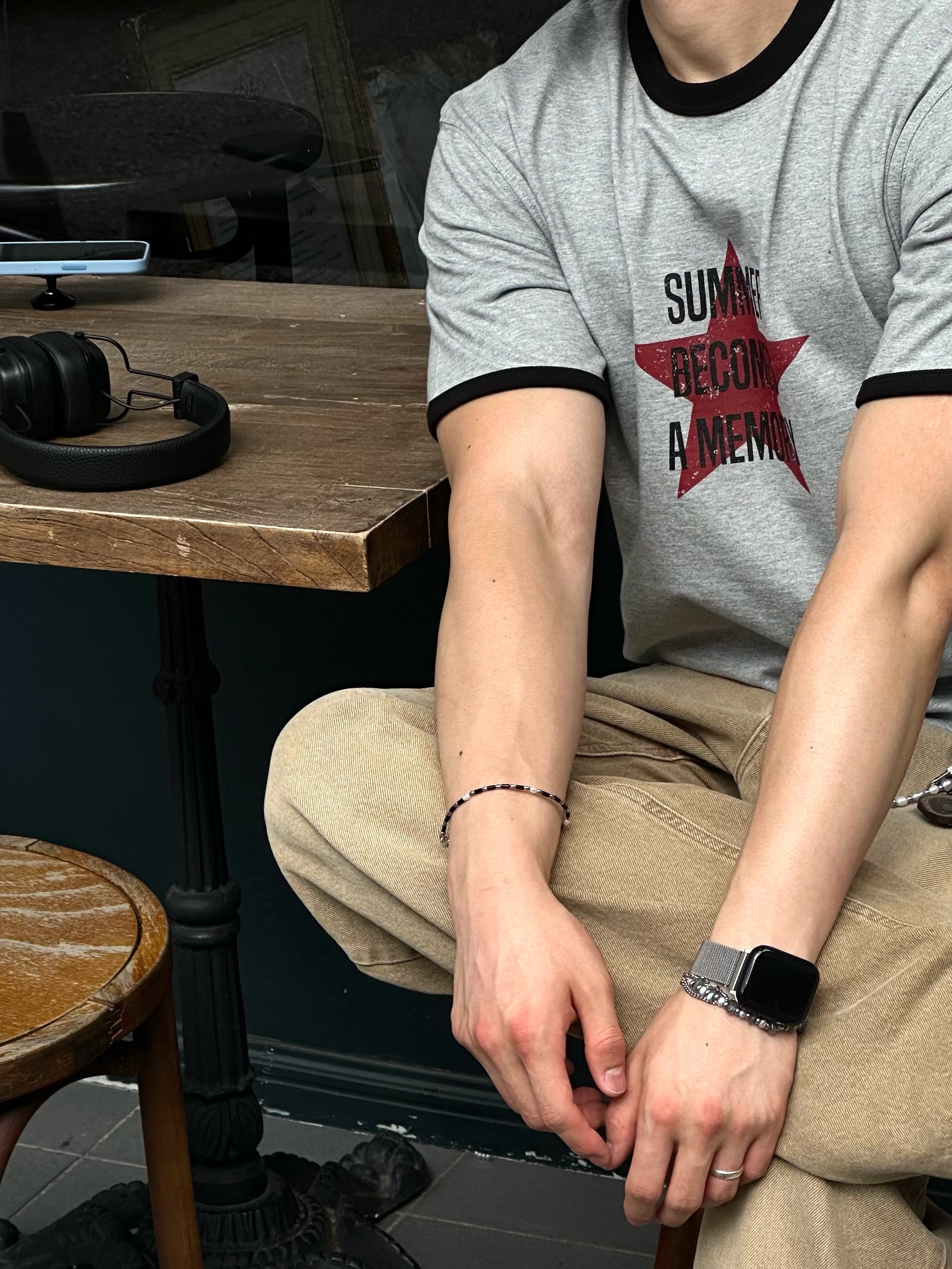 Dr. Martens 1461 Crazy Horse Dark Brown, Say Touche Liquified Persian Keyring Black 착용 스타일 - 4