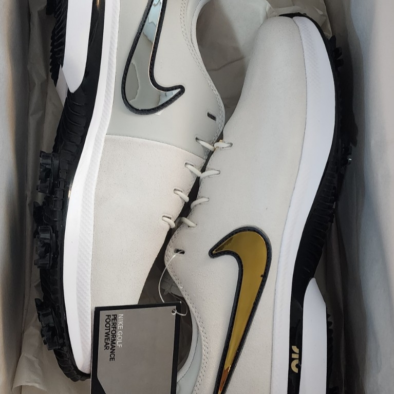 Nike Air Zoom Victory Tour 3 NRG Wide White Metallic Silver 착용 스타일