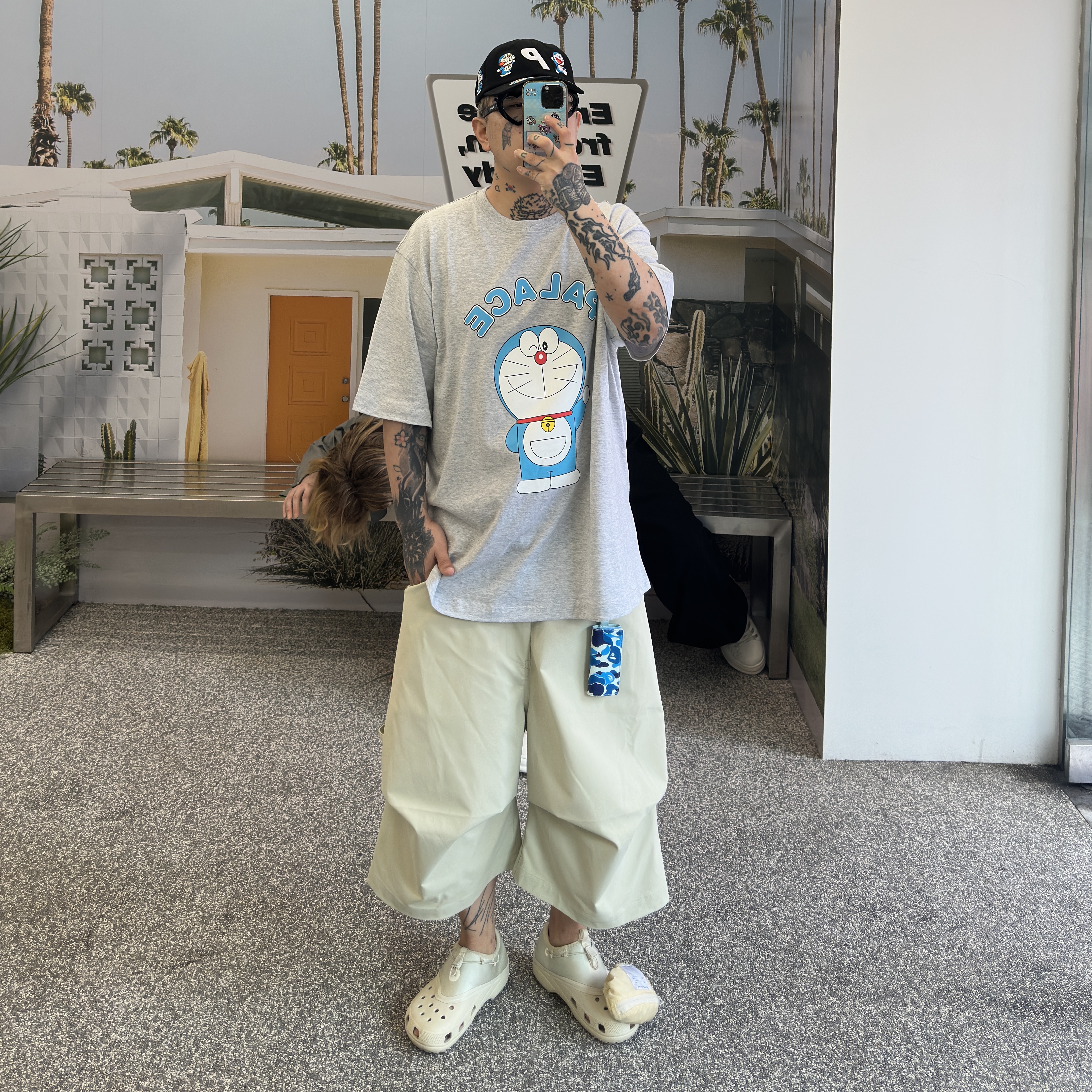 Palace x Doraemon 6-Panel Black - 25FW, Palace x Doraemon T-Shirt Grey Marl - 25FW 착용 스타일 - 1