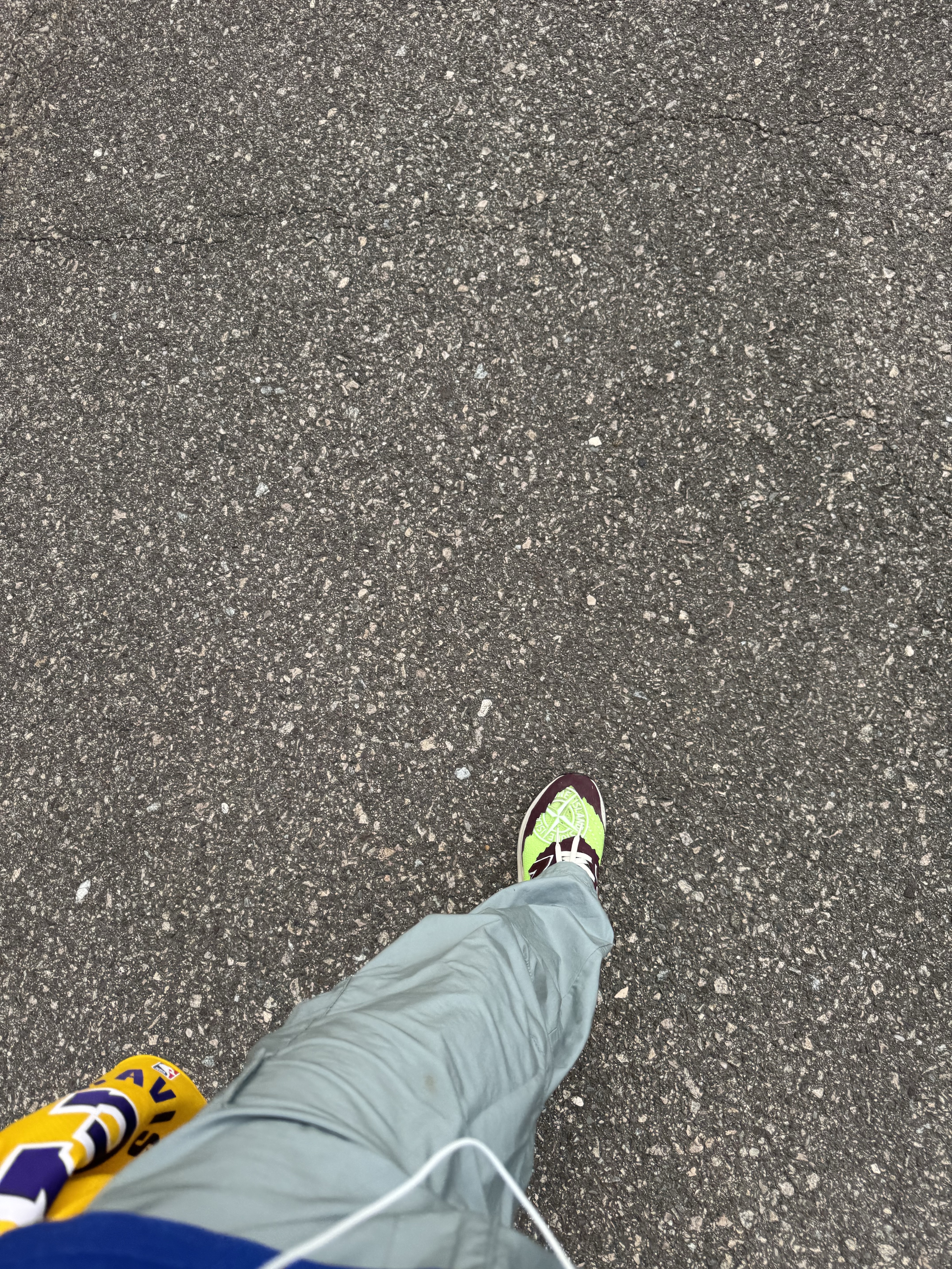 Adidas x Liam Gallagher Achille Spezial Stone Khaki Wonder Beige, Adidas x Noel Gallagher Marathon Spezial Night Navy Clear Blue 착용 스타일 - 8