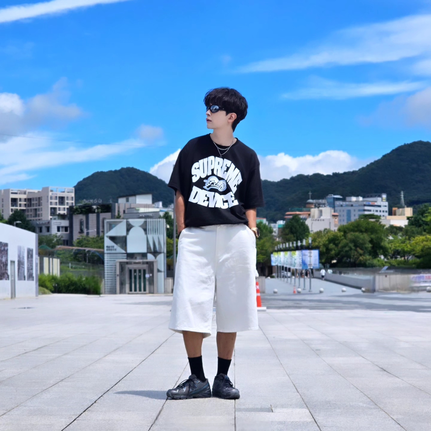 Supreme x GOODENOUGH Device T-Shirt Black - 25SS, Samsung Galaxy Watch6 44mm LTE Silver (Korean Ver.) 착용 스타일 - 2