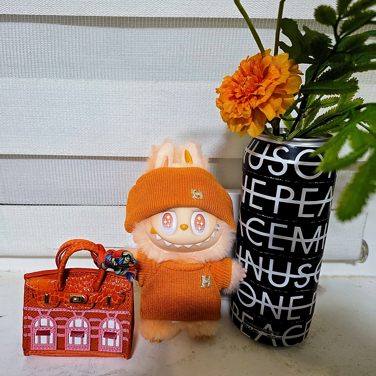 Pop Mart Labubu The Monsters Highlight Series Happiness Keyring (Opened Case) 착용 스타일