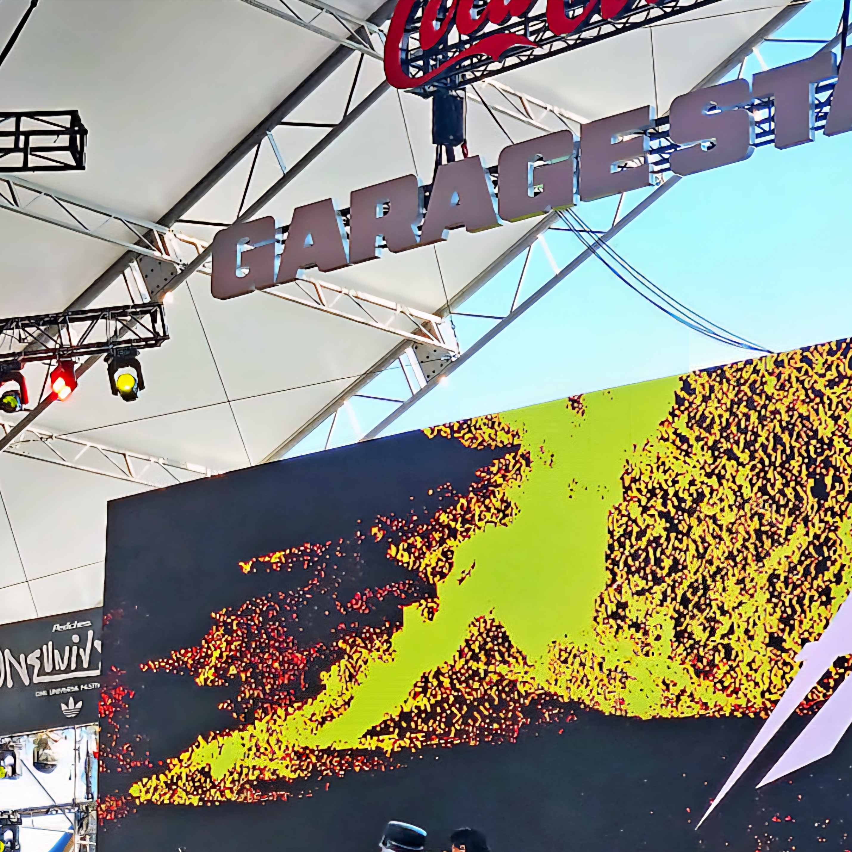 Palace x McDonald's Logo T-Shirt White - 23FW 착용 스타일 - 3