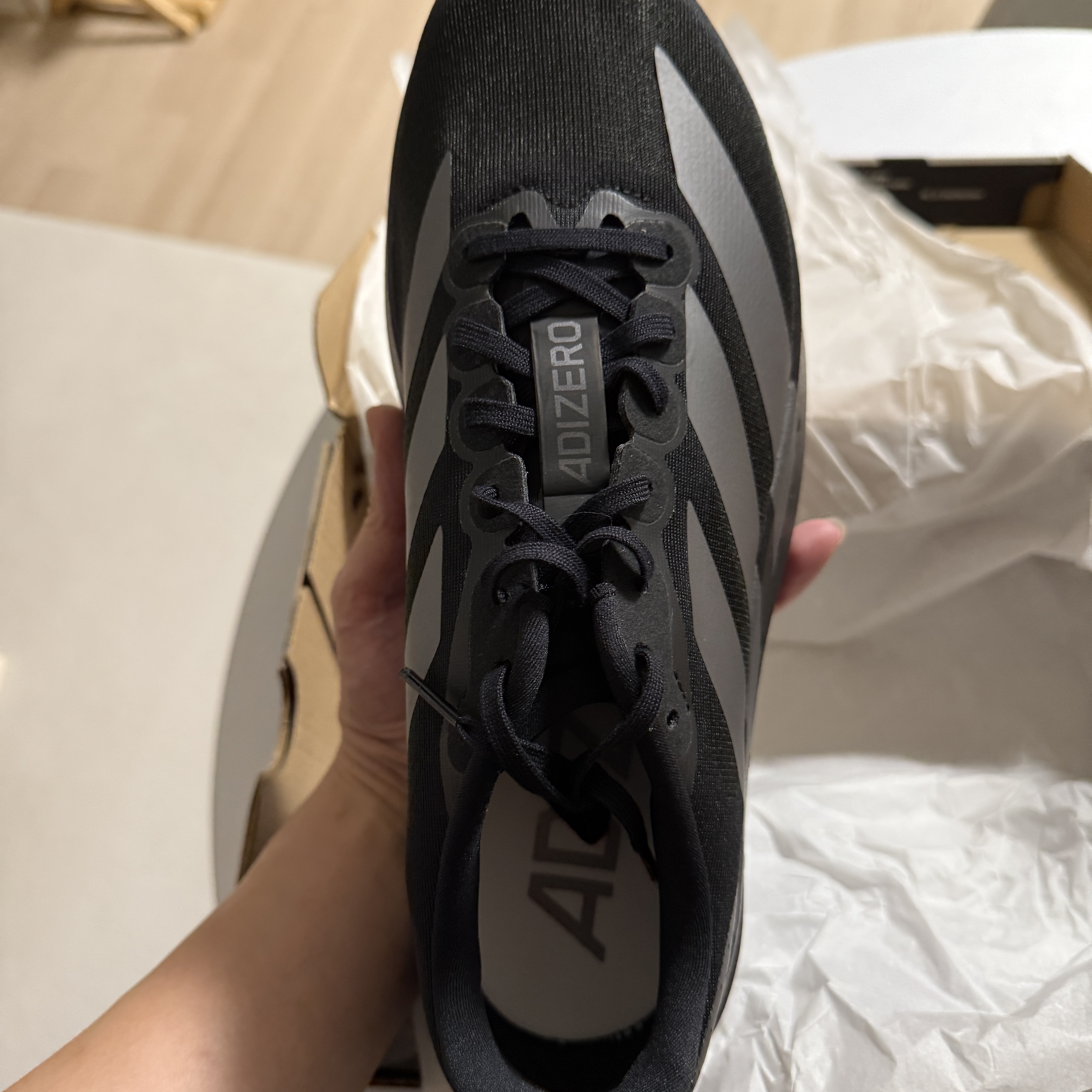 Adidas Adizero EVO SL Core Black Iron Metallic 착용 스타일 - 5