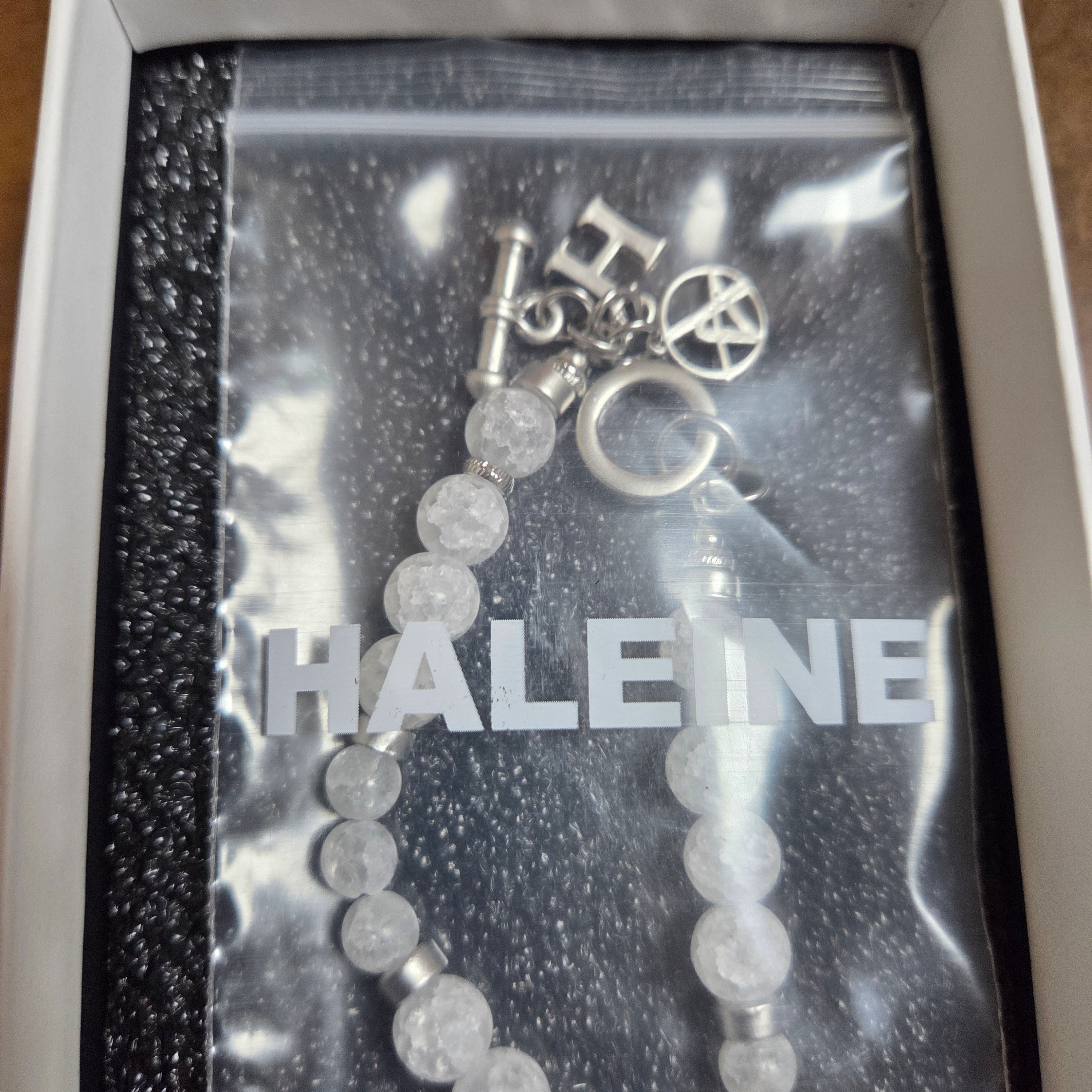 Haleine Gemstone Mix Bracelet White (WA123) 착용 스타일