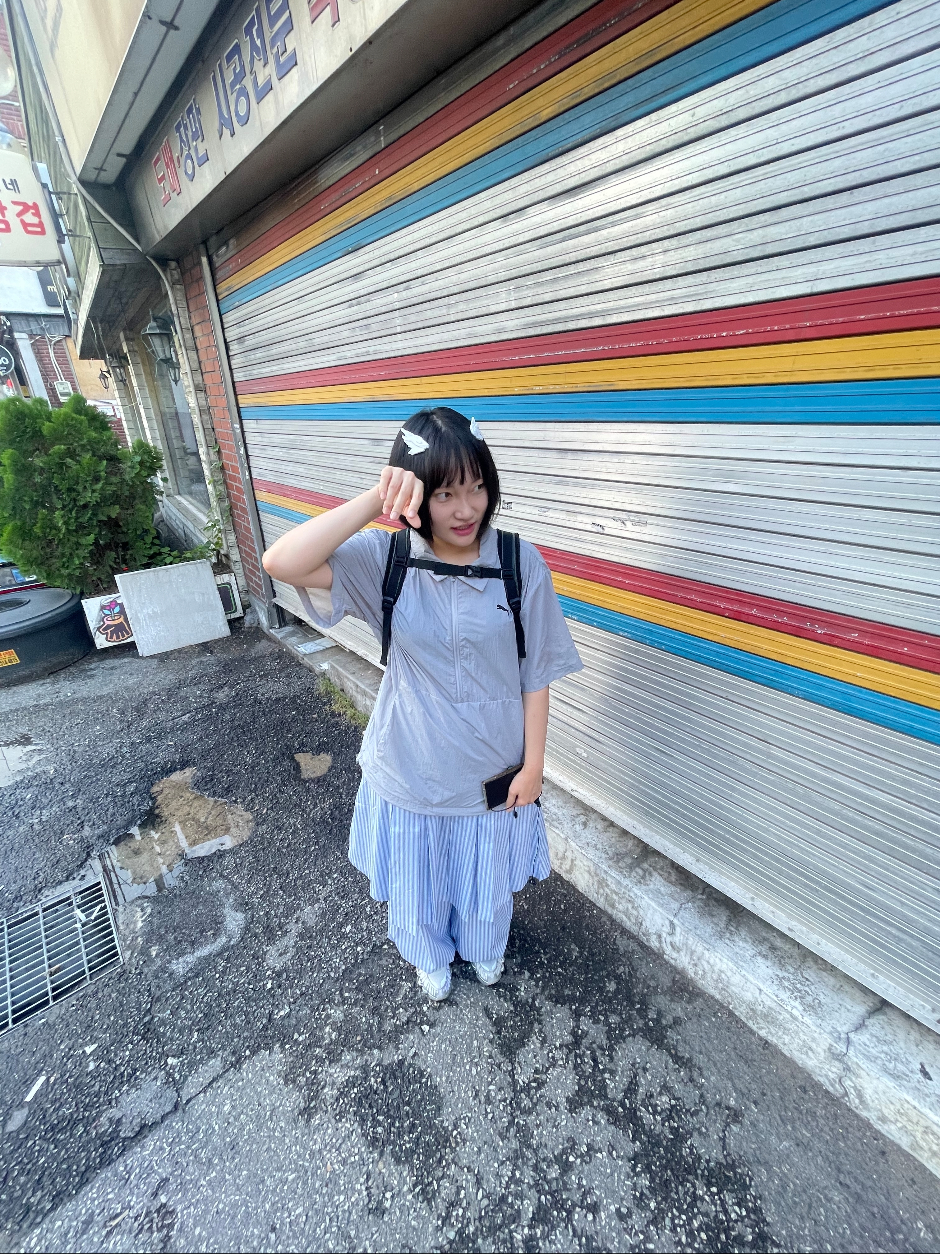 (W) Nike Shox TL Pure Platinum and Metallic Silver, [KREAM 단독] Miuki Kiel_00 Wing Hair Clip White 2ea/set 착용 스타일 - 3