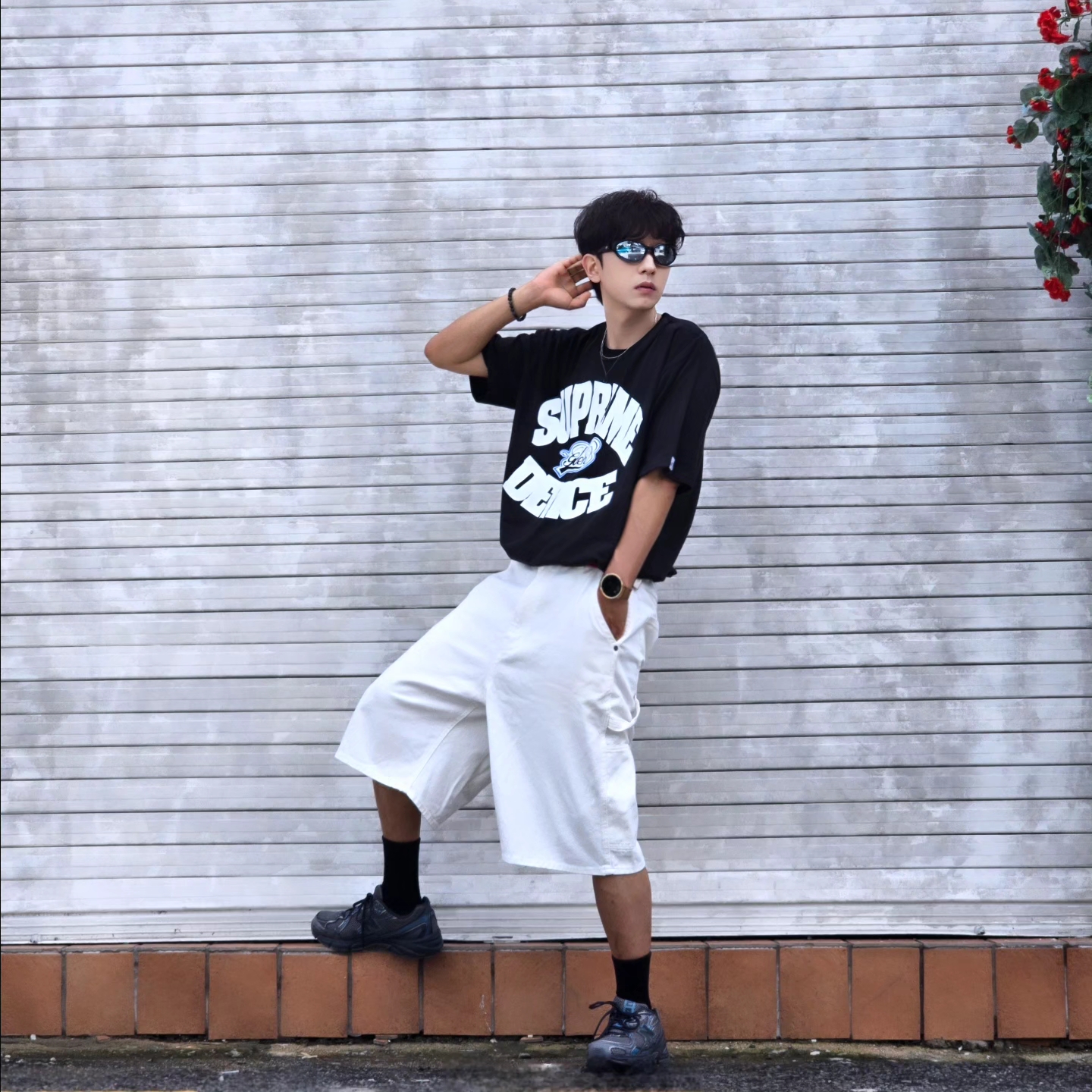 Supreme x GOODENOUGH Device T-Shirt Black - 25SS, Samsung Galaxy Watch6 44mm LTE Silver (Korean Ver.) 착용 스타일 - 1