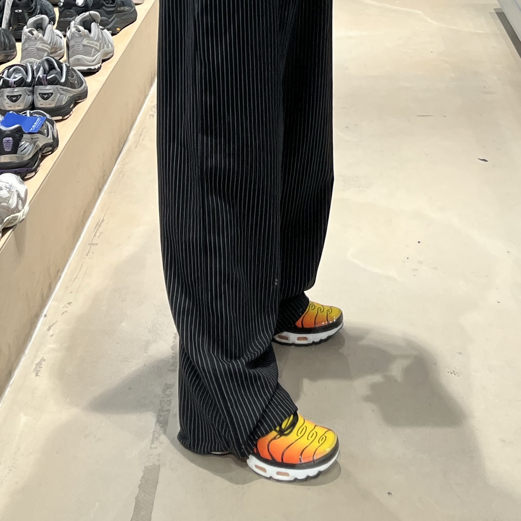 Nike Air Max Plus Bright Ceramic and Tour Yellow, Diesel Dx1351 Stainless Steel Chain Bracelet Silver 착용 스타일 - 3