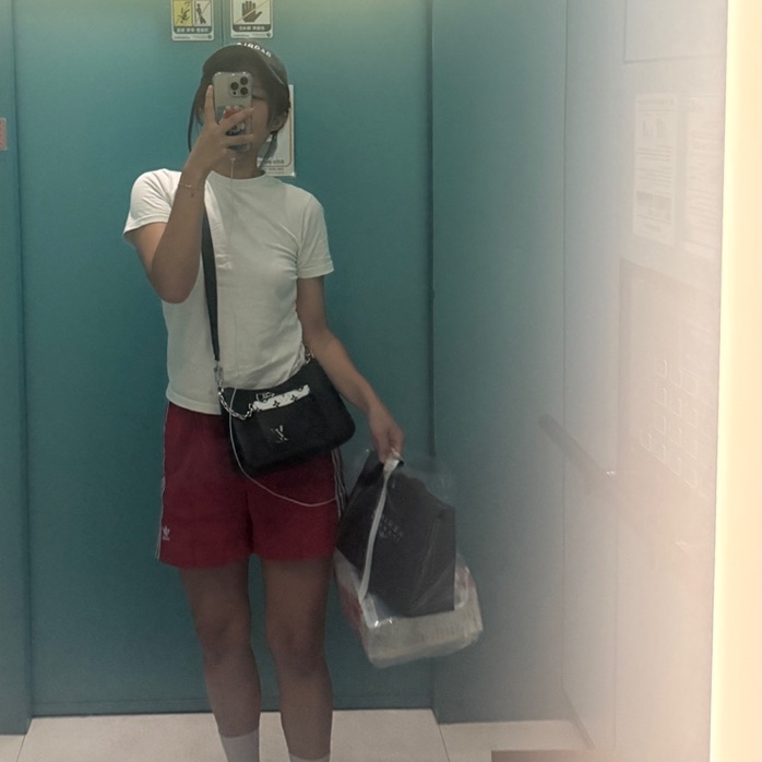 (W) Adidas Firebird Shorts Better Scarlet White - KR Sizing, (W) Rockfishweatherwear Flatform Long Rain Boots Cream 착용 스타일 - 1