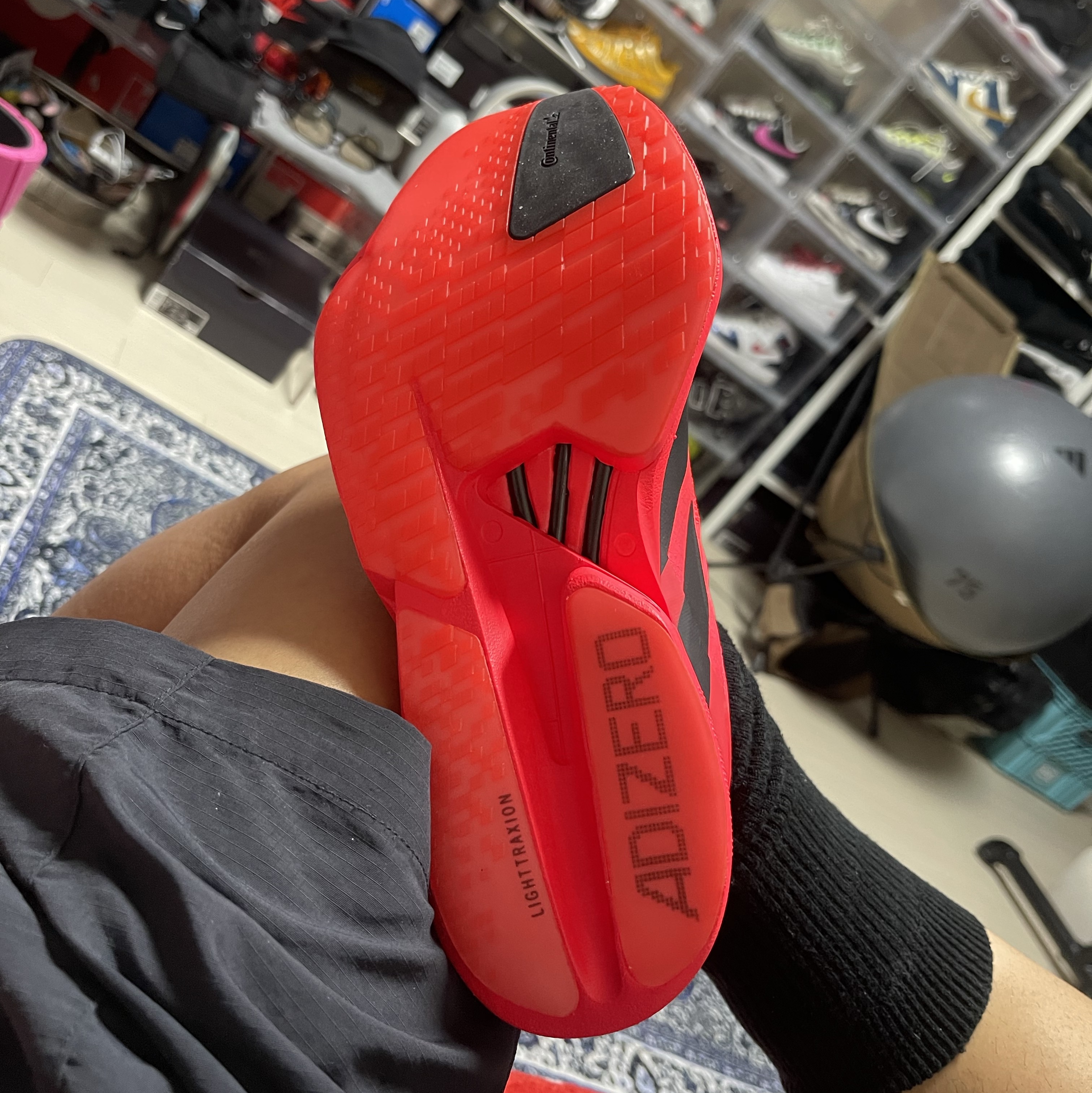 Adidas Adizero Adios Pro 4 Lucid Red Core Black 착용 스타일