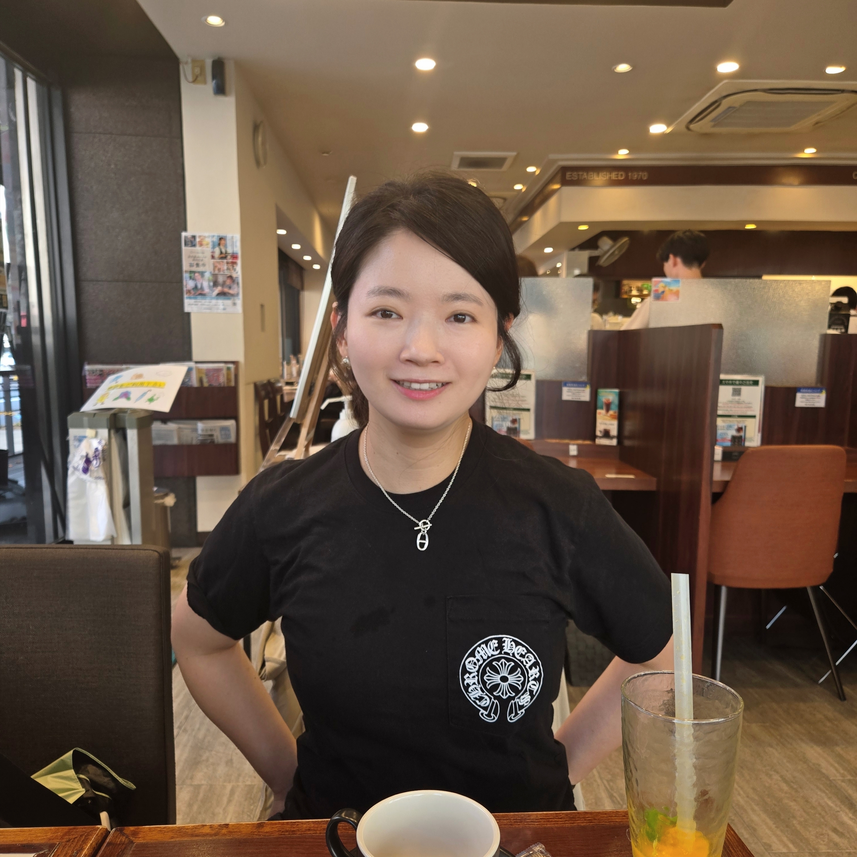 Chrome Hearts Horseshoe Logo Pocket T-Shirt Black, (W) Hermes Chaine D'Ancre Pendant Sterling Silver 착용 스타일