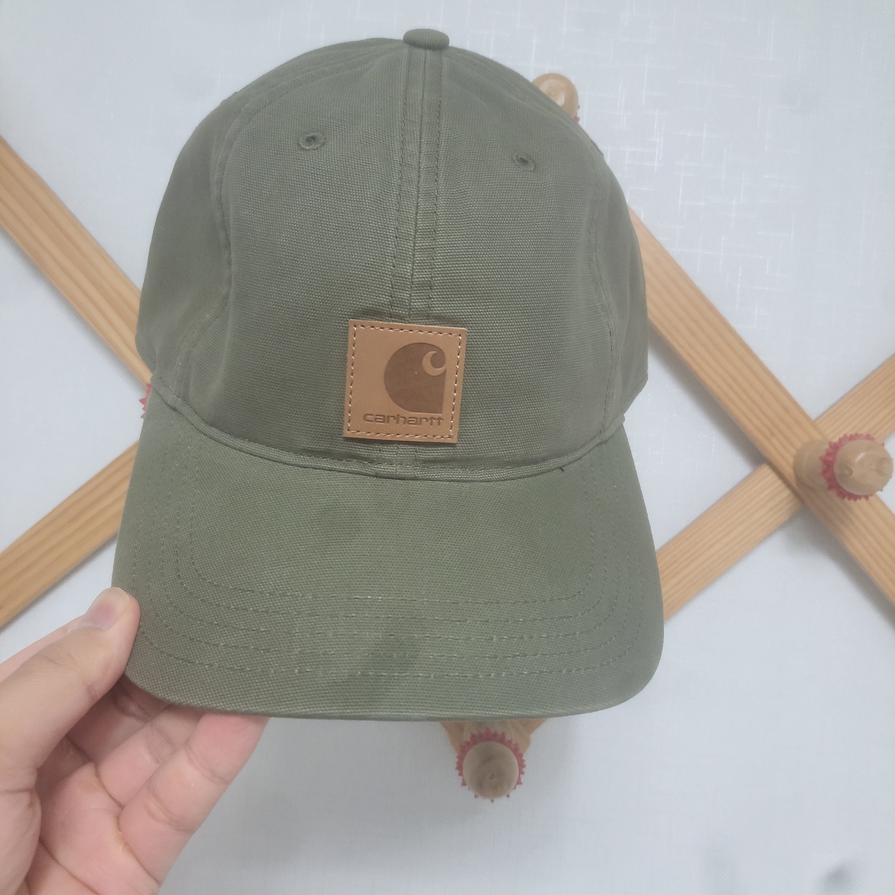 Carhartt Canvas Cap Army Green 착용 스타일