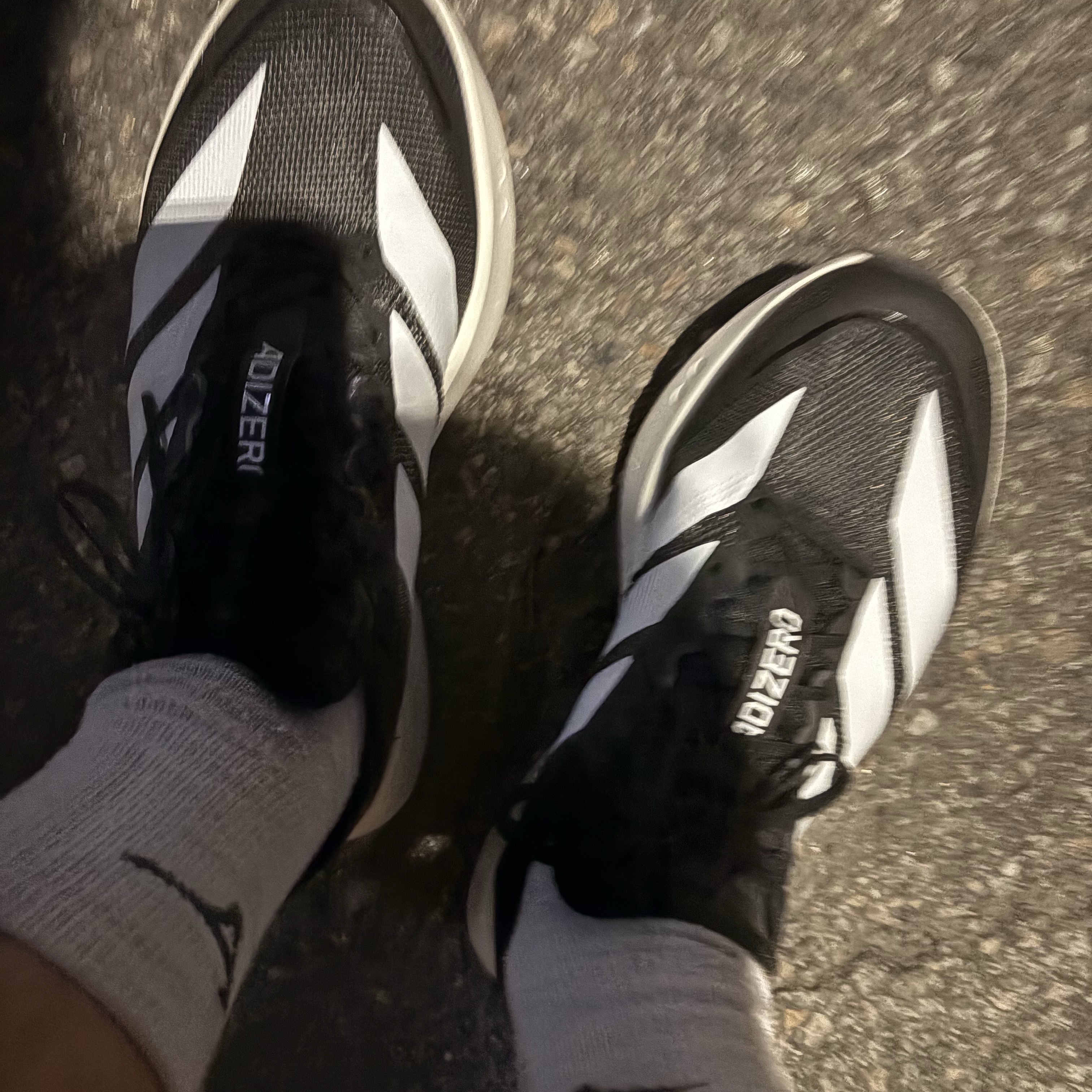 Adidas Adizero Boston 13 Core Black Cloud White 착용 스타일