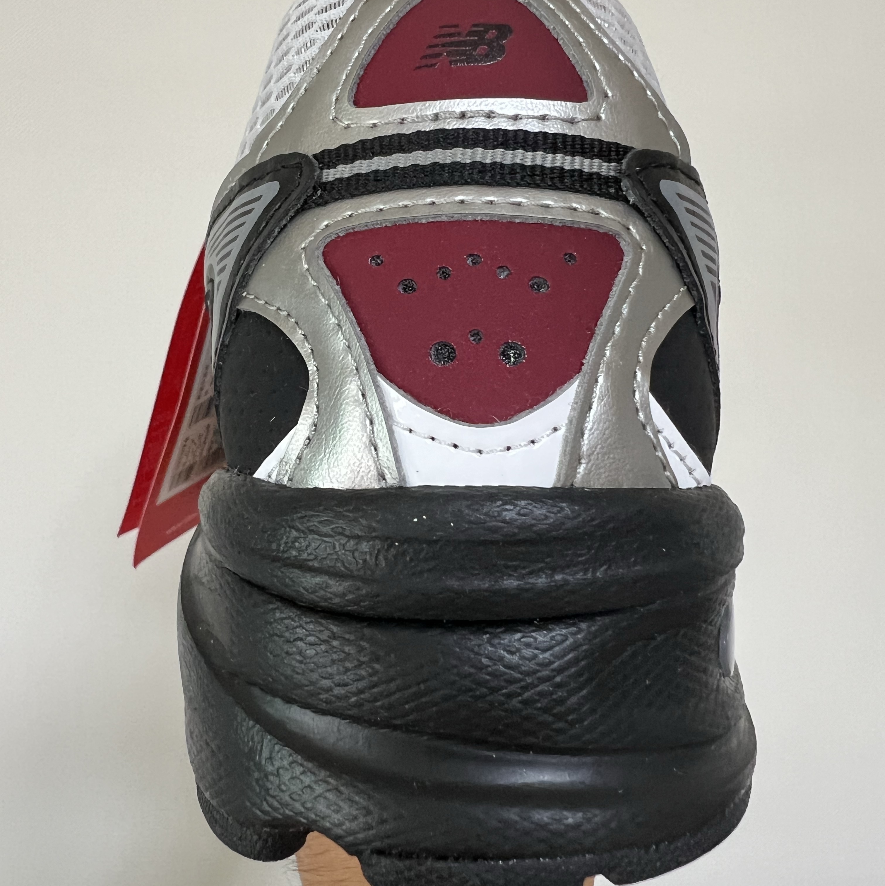 New Balance 509 Black Gray 착용 스타일 - 3