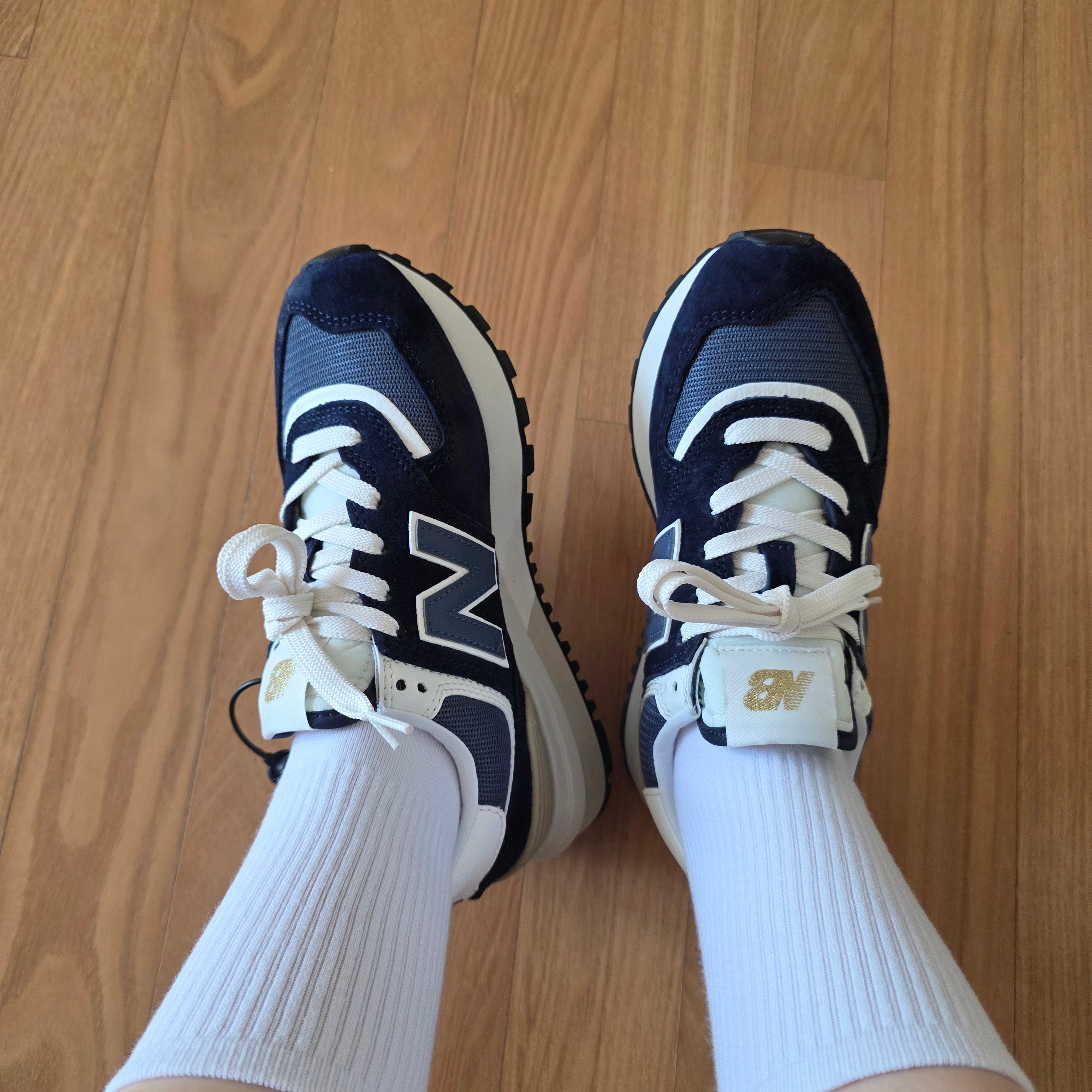 New Balance 574 Legacy Navy 착용 스타일