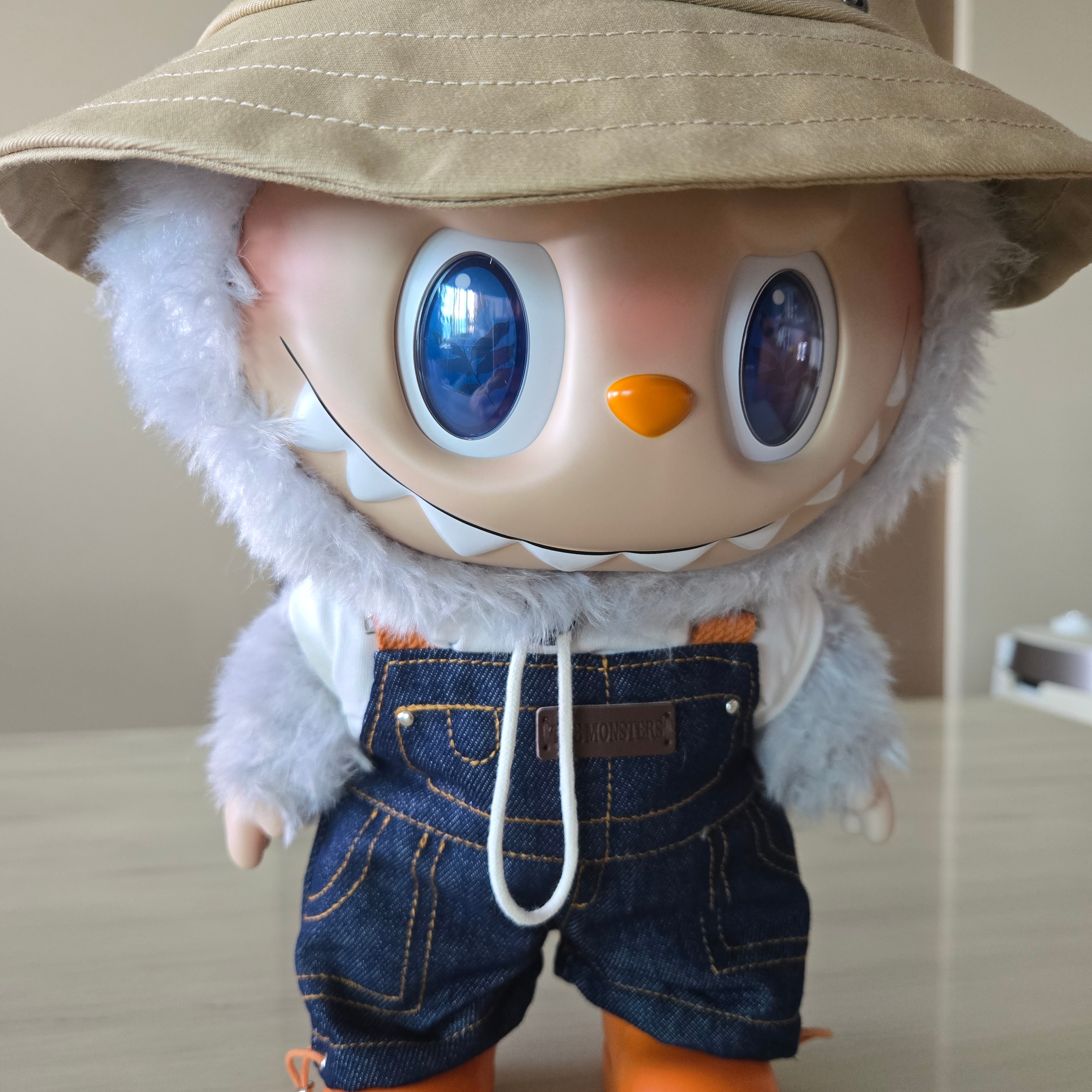 Pop Mart The Monsters Fall In Wild Labubu Series Plush Doll 착용 스타일 - 2