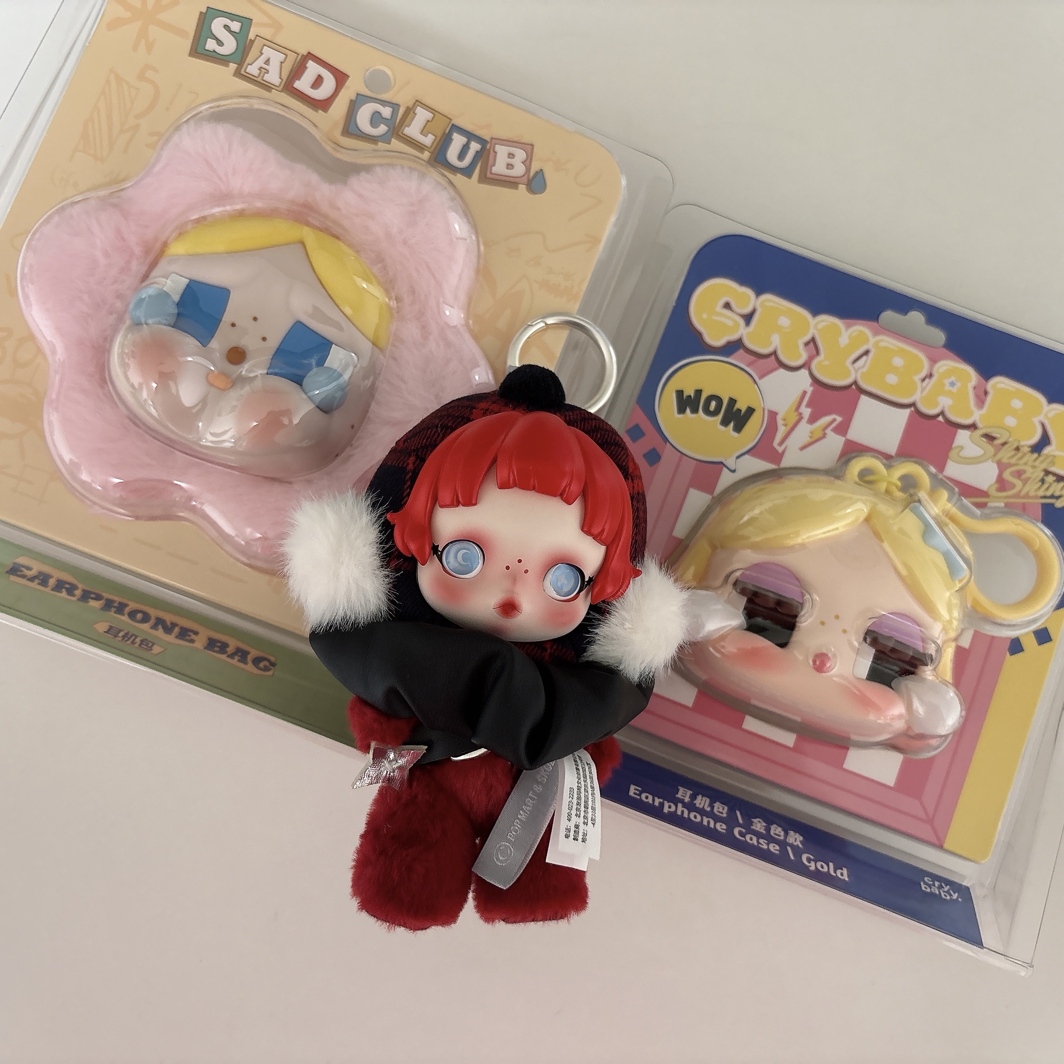 Pop Mart Skullpanda Winter Symphony Series Keyring Sealed Case (1 Blind Box), Pop Mart Crybaby Sad Club Series Silicone Plush Earphone Bag 착용 스타일