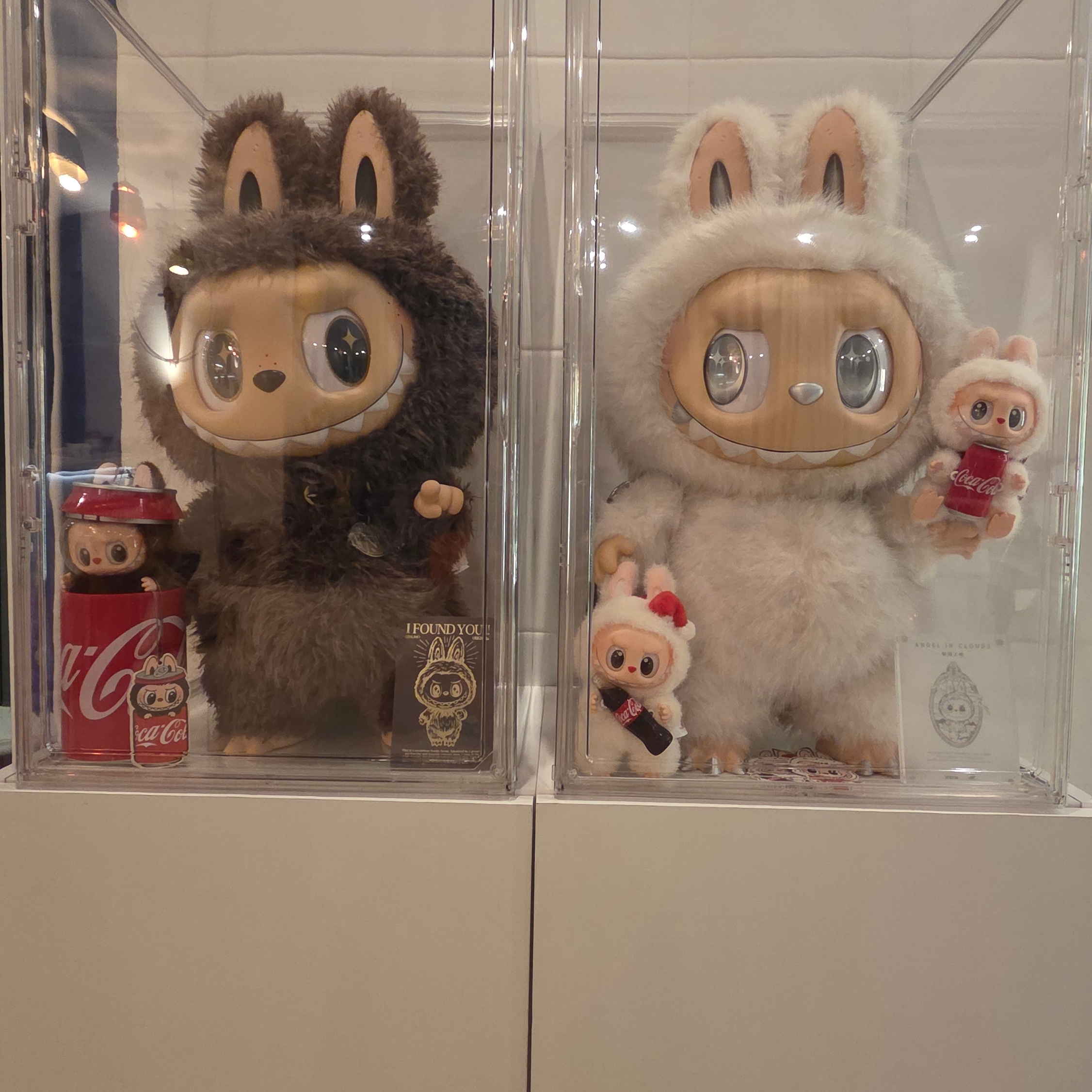 Pop Mart The Monsters I Found You Vinyl Face Doll, Pop Mart The Monsters Zimomo Angel In Clouds Vinyl Face Doll 착용 스타일