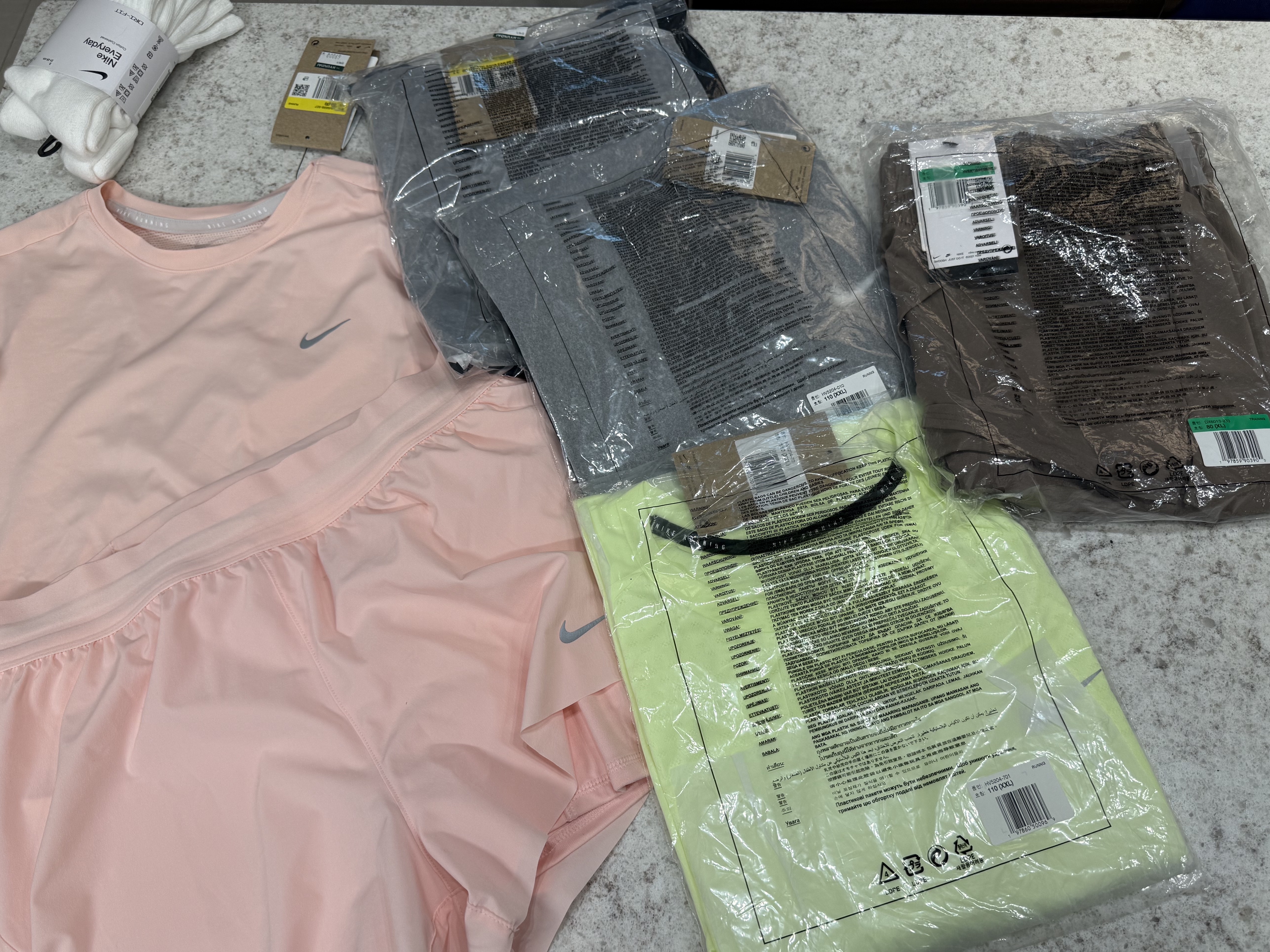 (W) Nike NSW Oversized T-Shirt Cave Stone, (W) Nike NSW Oversized T-Shirt Black 착용 스타일 - 8