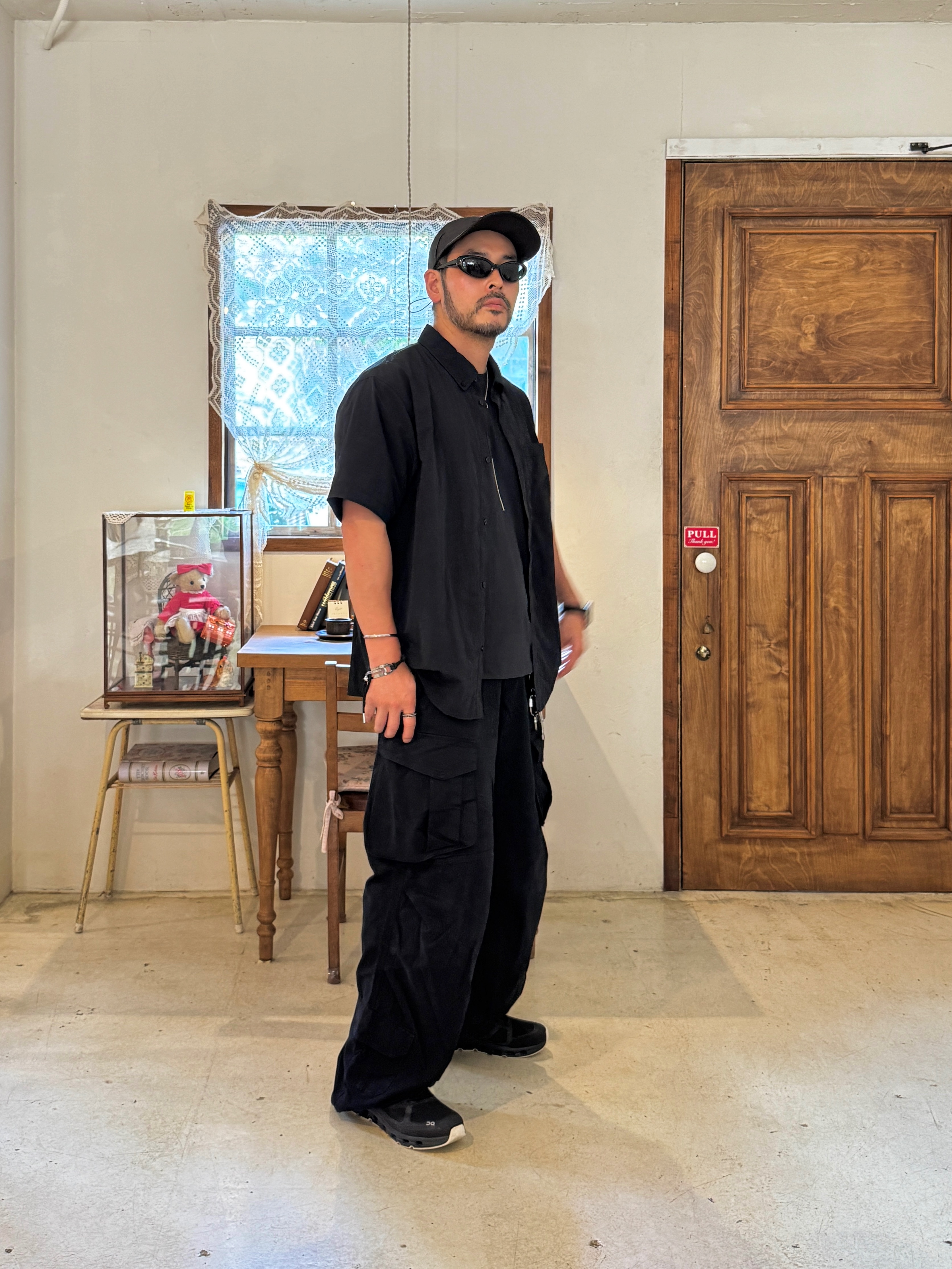 On Running x Sail Racing Cloud Regatta 999 Black, Flavorism VTG Washed Cargo Pants Black 착용 스타일 - 4