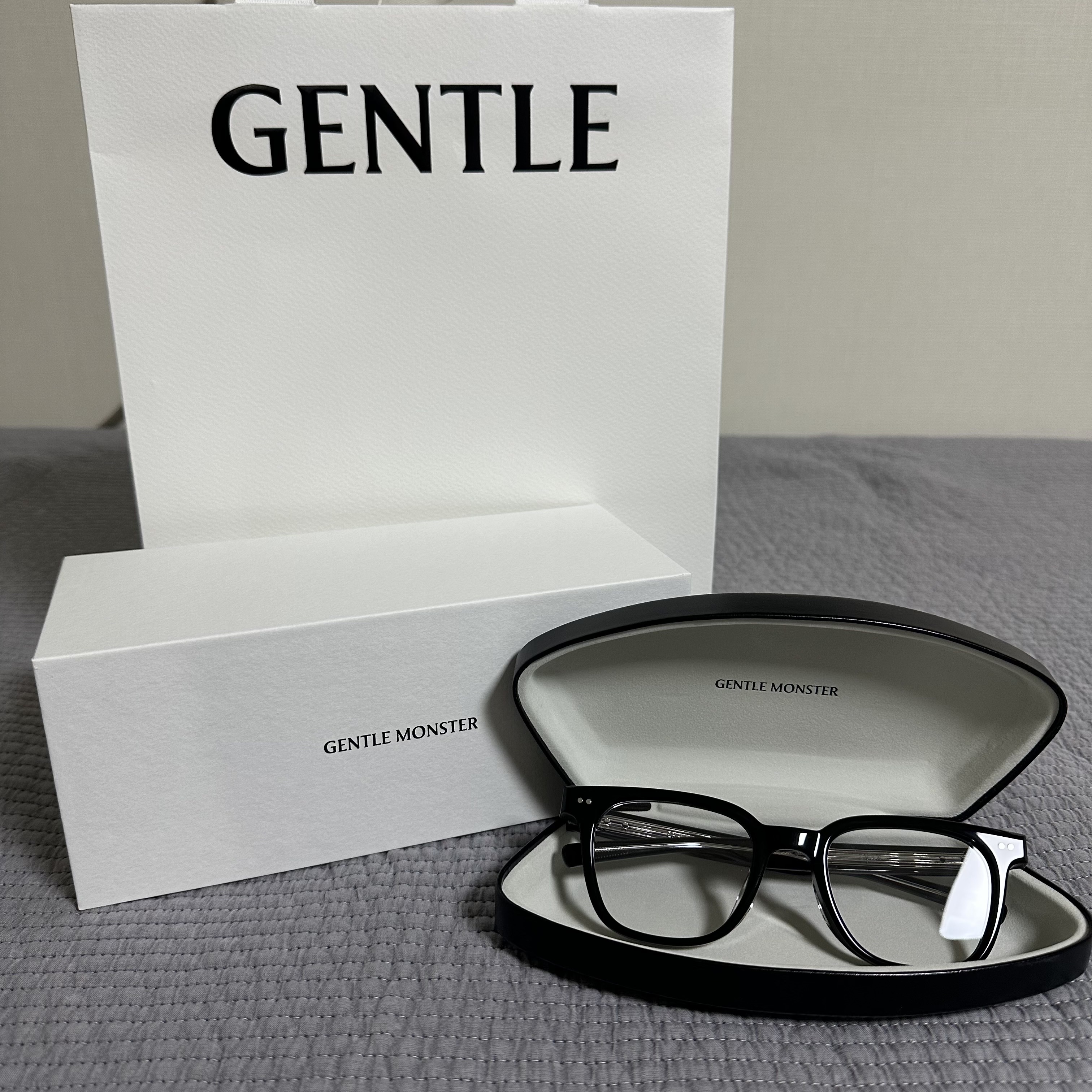 Gentle Monster Evan 01 Black 착용 스타일