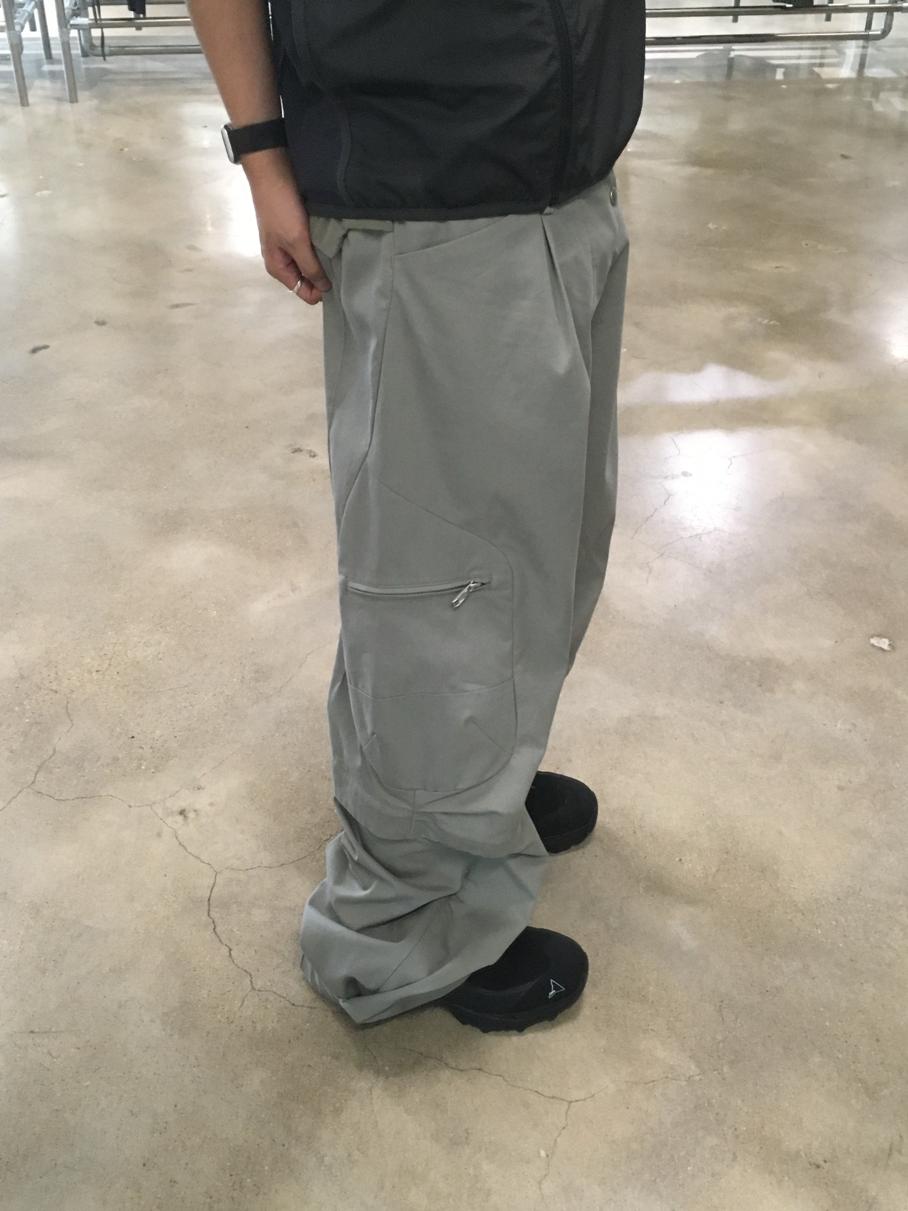 Roa Hiking Katharina Black, Cost Per Kilo Moduler Cargo Pants Grey 착용 스타일 - 1