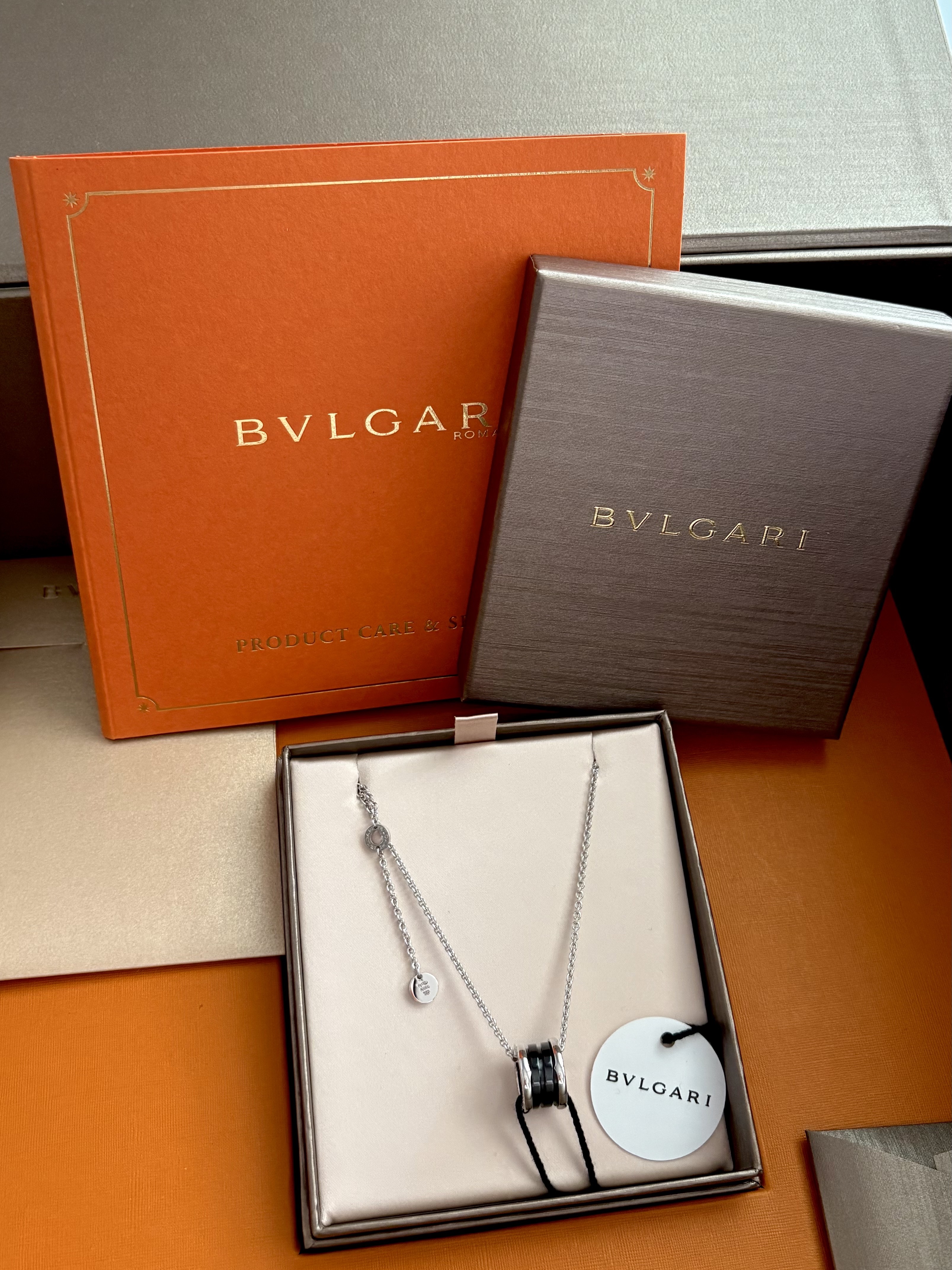 Bulgari Save The Children Necklace Sterling Silver Black Ceramic 착용 스타일 - 2
