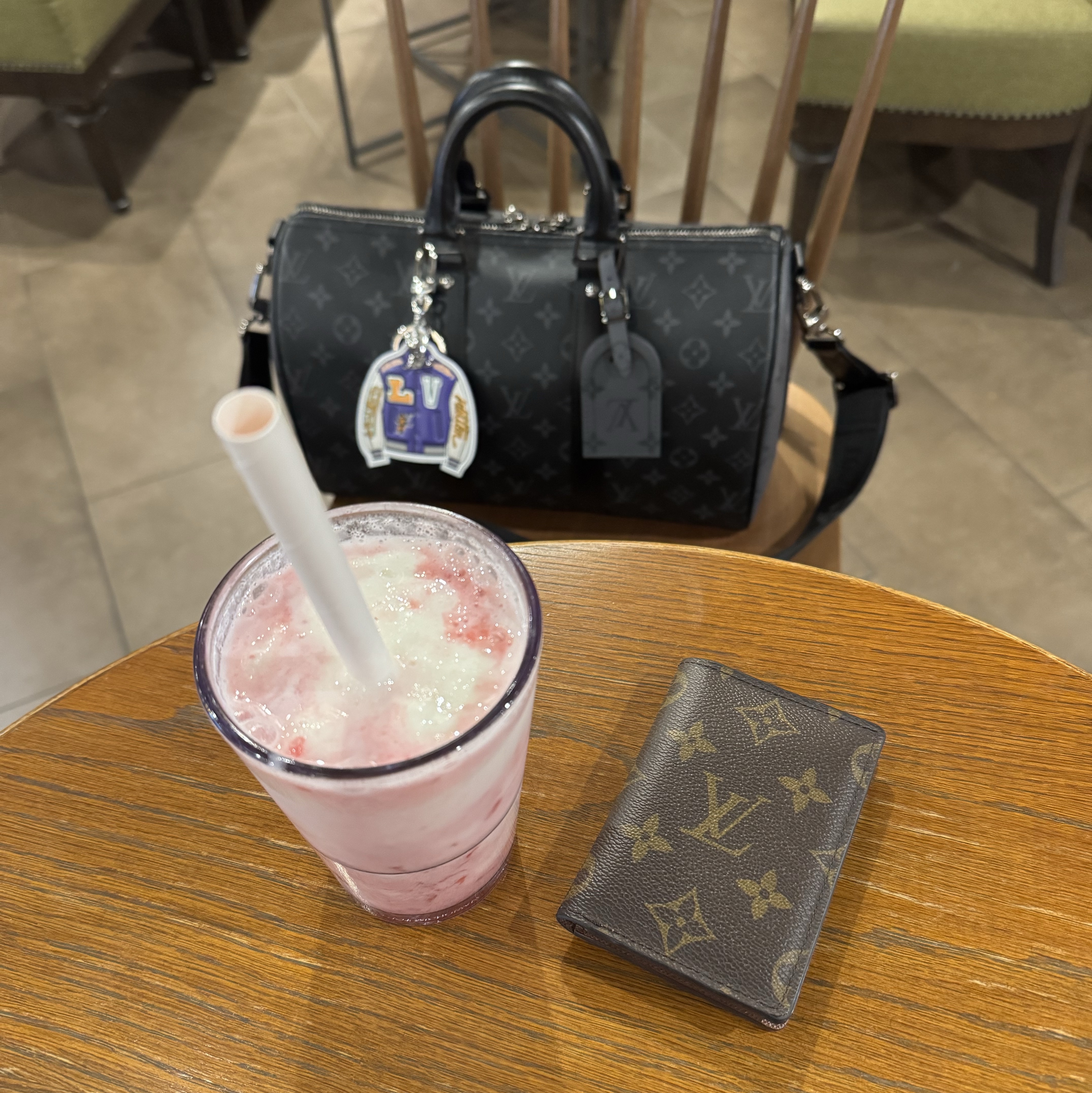 Louis Vuitton Keepall Bandouliere 35 Monogram Eclipse, Louis Vuitton Pocket Organizer Monogram 착용 스타일
