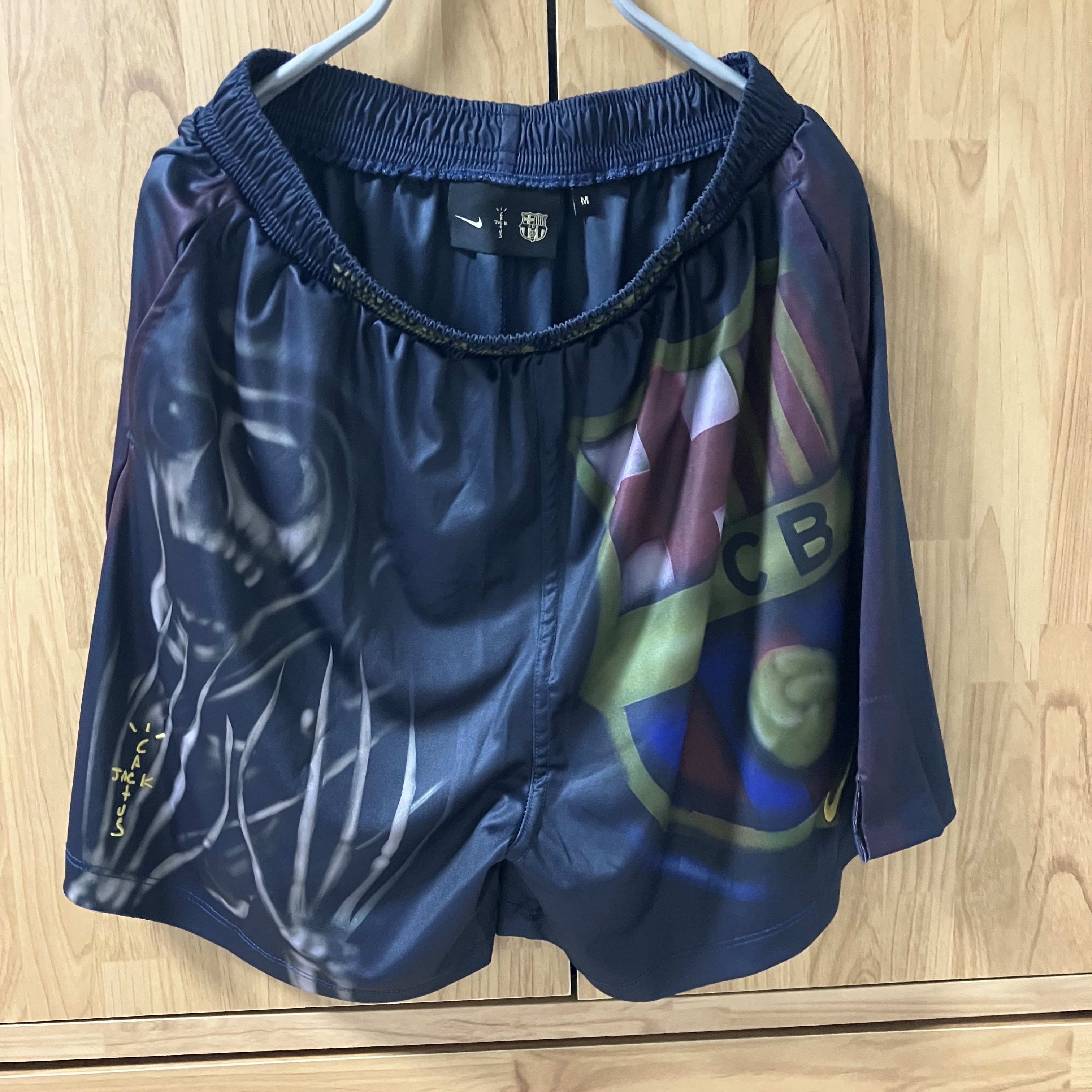 Nike FC Barcelona x Travis Scott Skeleton Home Shorts Multicolor 착용 스타일 - 3