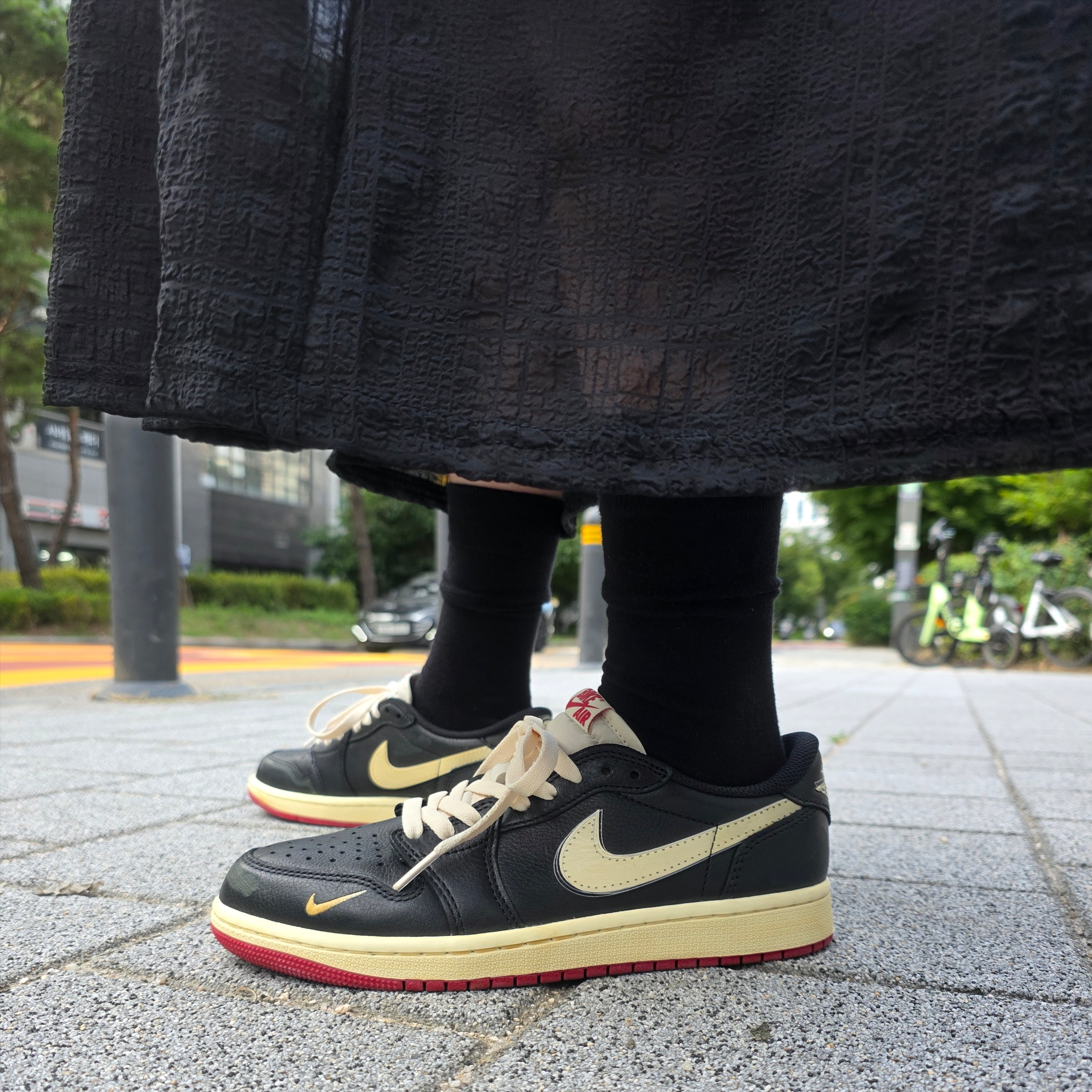 Jordan 1 x Nigel Sylvester Retro Low OG Better With Time 착용 스타일 - 2