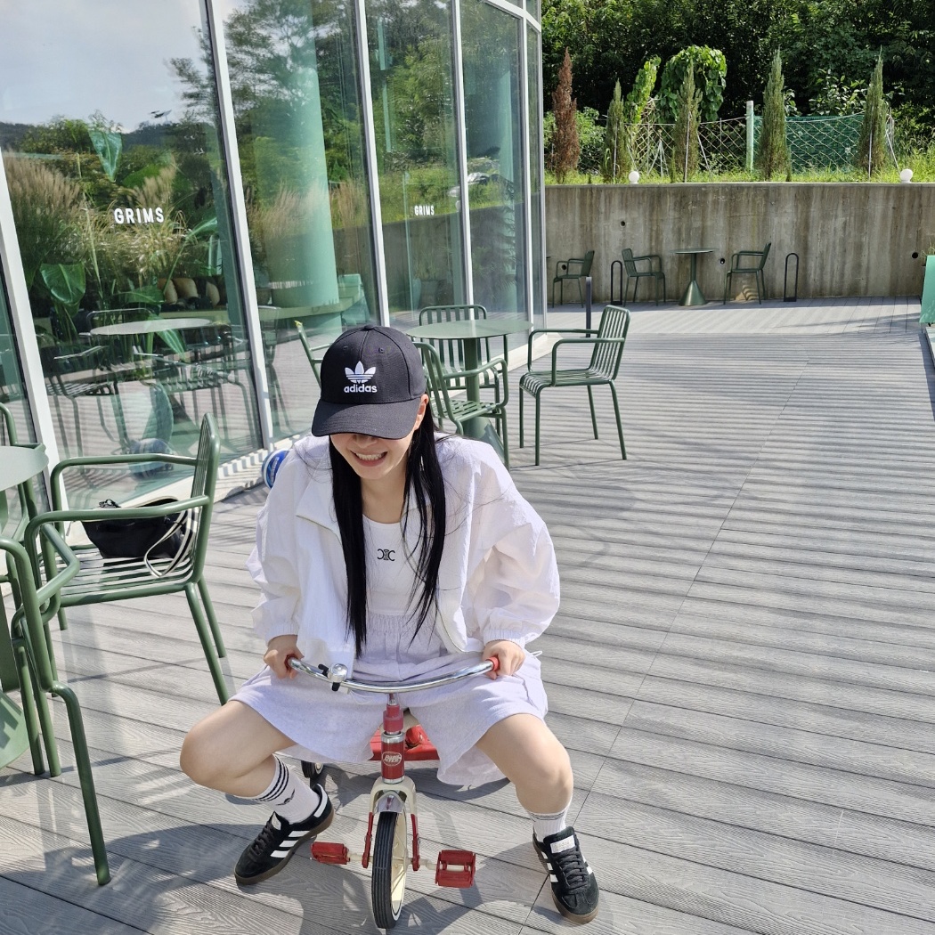 Adidas Trefoil Baseball Cap Black White 착용 스타일 - 2