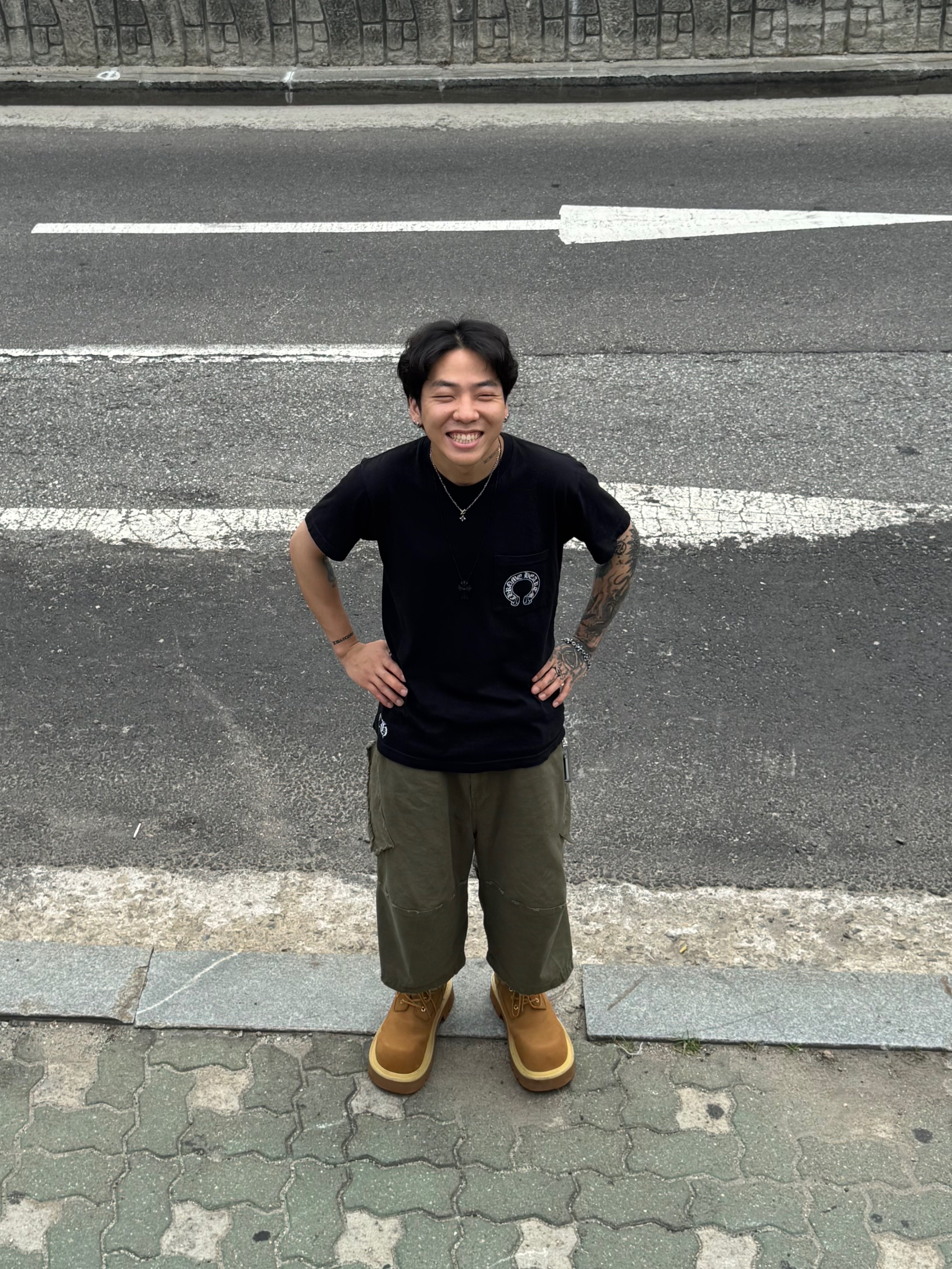 Chrome Hearts Horseshoe Logo T-Shirt Black - Miami Exclusive, Converse x Drkshdw Oversized Backpack Black 착용 스타일 - 3