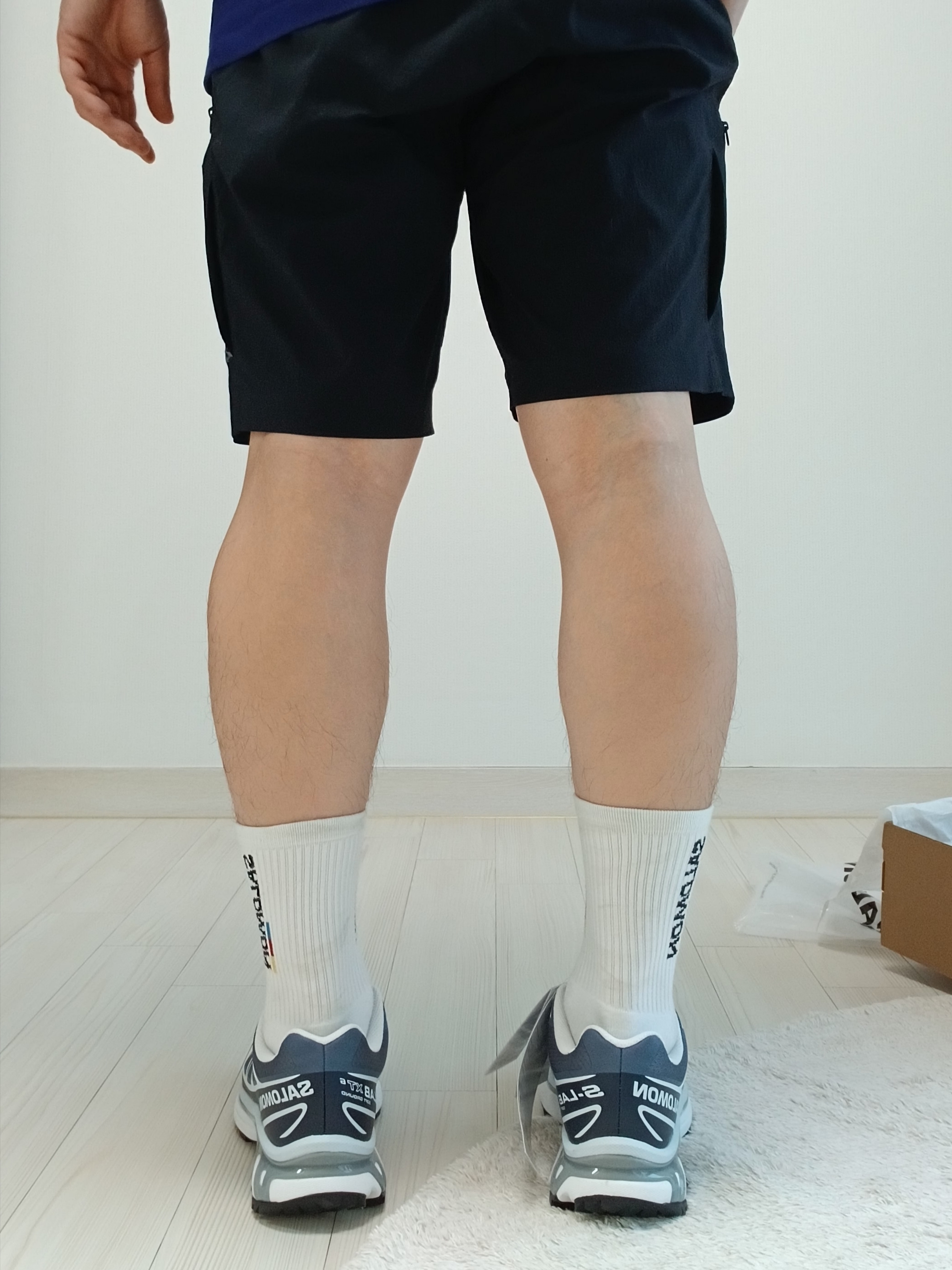 Arc'teryx Gamma Quick Dry Shorts 9 Inch Black, Salomon XT-6 Grisaille Blue Night 착용 스타일 - 5