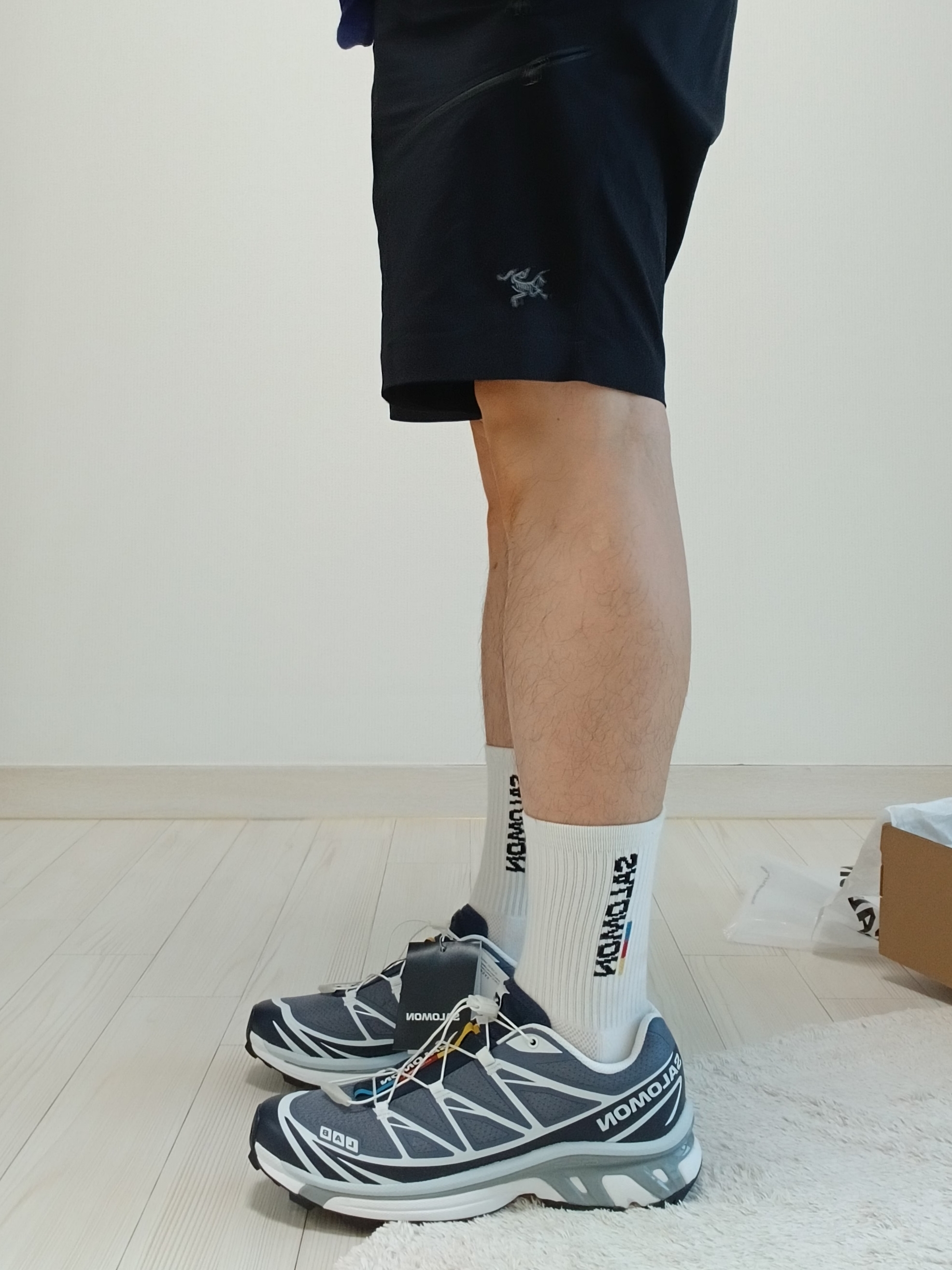 Arc'teryx Gamma Quick Dry Shorts 9 Inch Black, Salomon XT-6 Grisaille Blue Night 착용 스타일 - 1