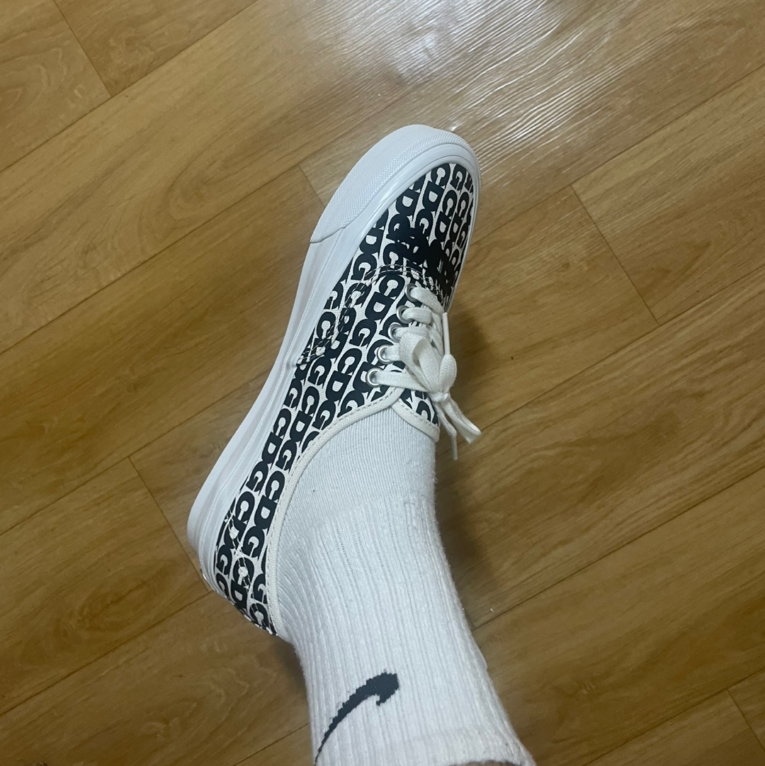 Vans x CDG OTW Authentic White Black 착용 스타일