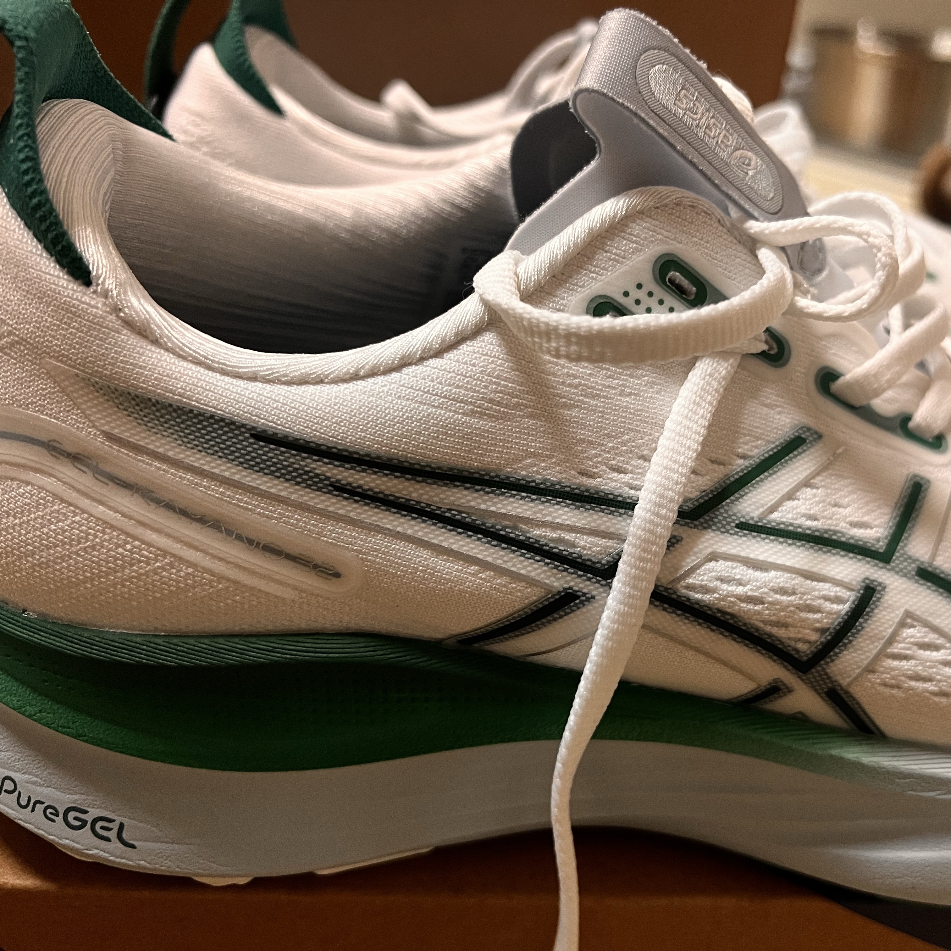 Asics Gel-Kayano 32 White Jasper Green - D Standard 착용 스타일