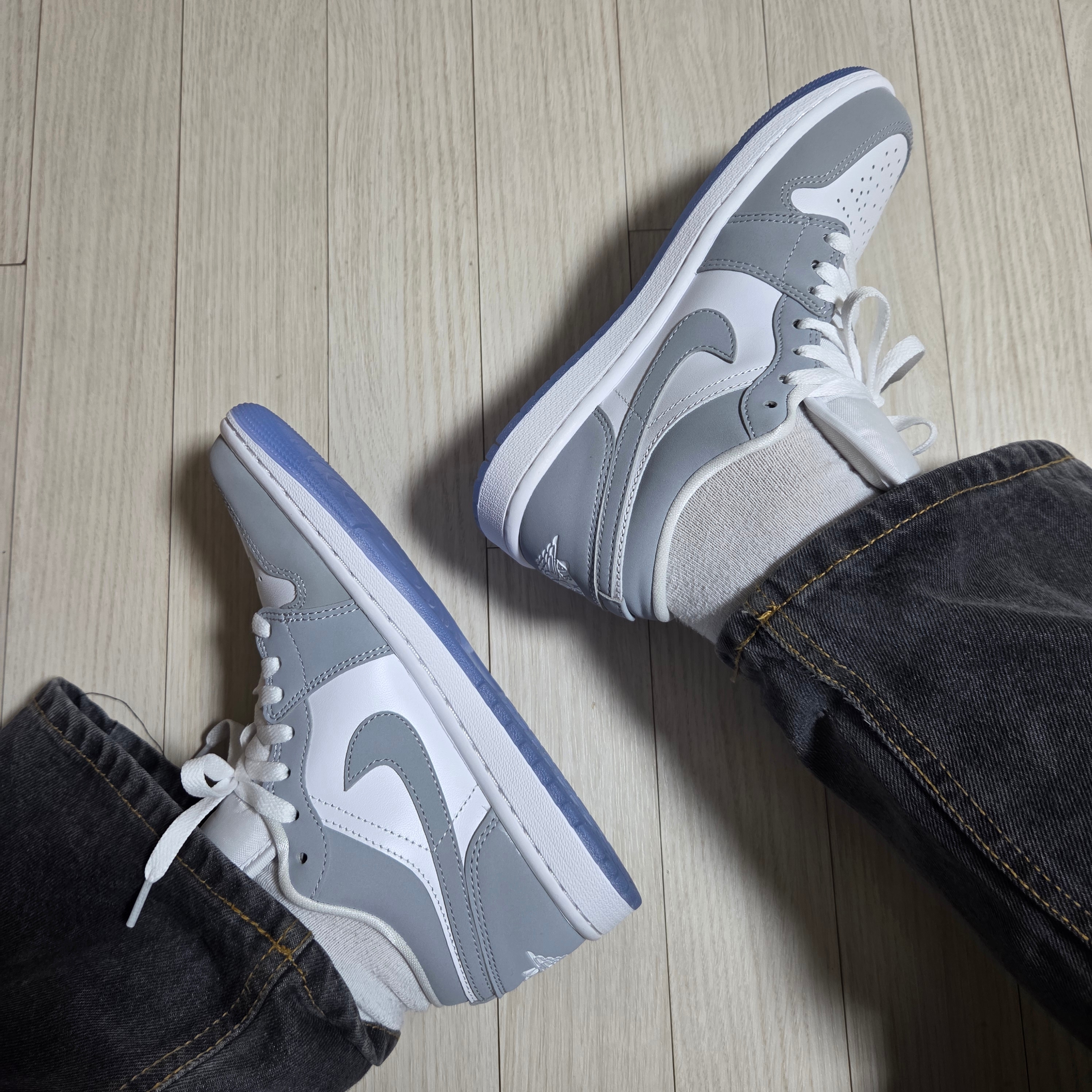 (W) Jordan 1 Low White Wolf Grey 착용 스타일