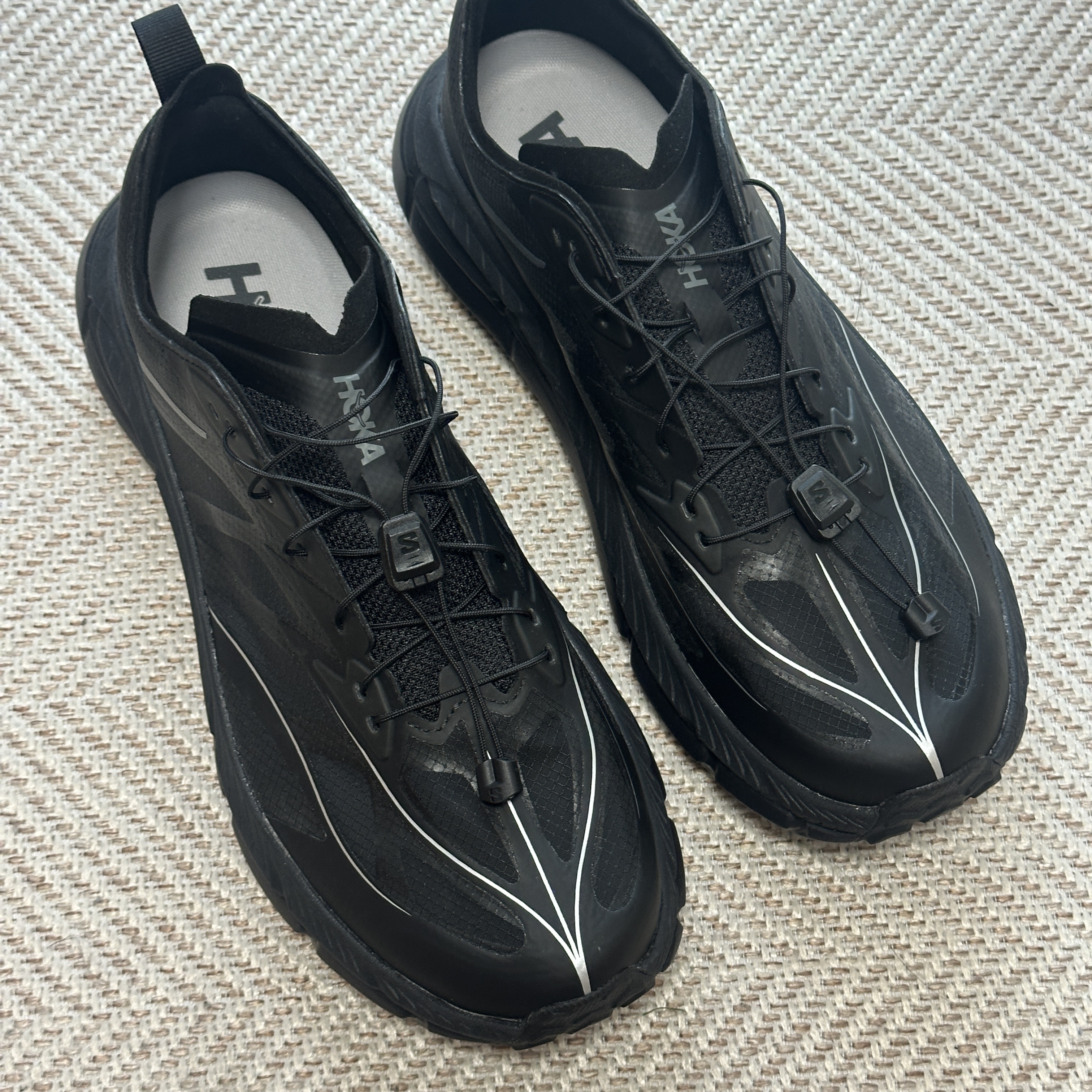 Hoka Mafate Speed 4 Lite Black Outer Orbit 착용 스타일
