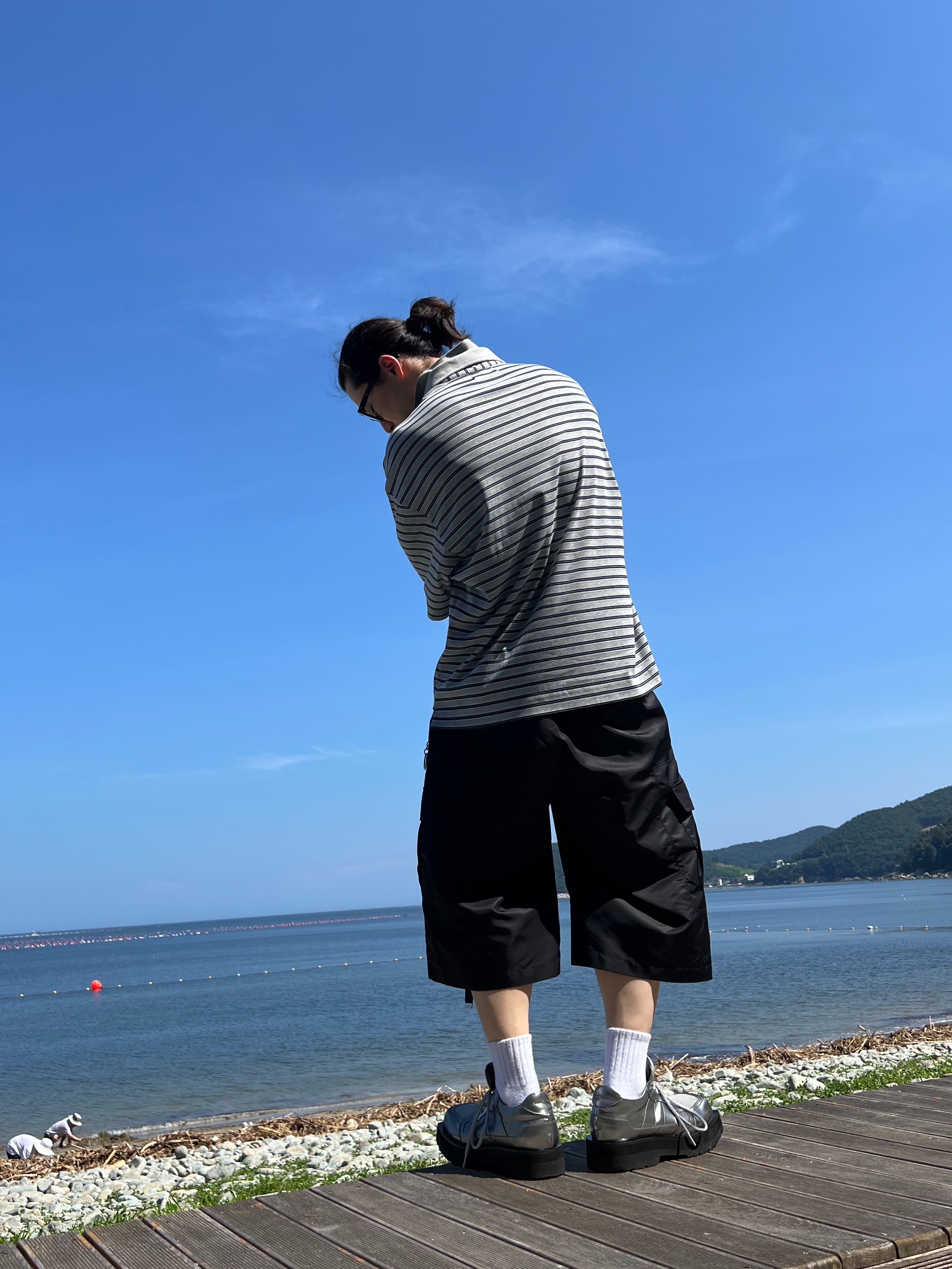 [KREAM 단독] Civision by CSC Double Collar Polo Grey Blue Striped 착용 스타일 - 5
