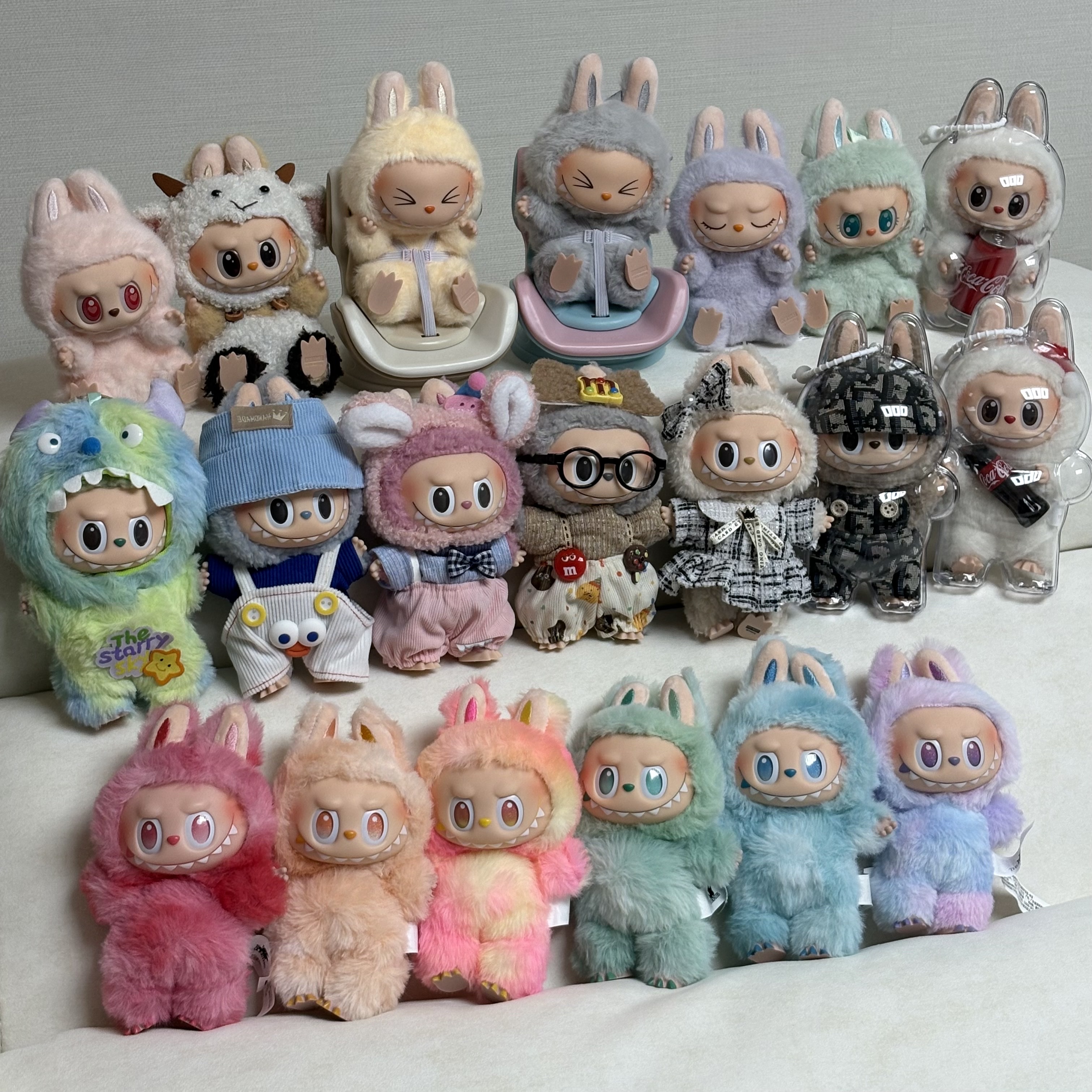 Pop Mart Labubu The Monsters Highlight Series Sealed Case (6 Blind Boxes), Pop Mart Labubu Let's Play Together Doll Series Sealed Case (6 Blind Boxes) 착용 스타일