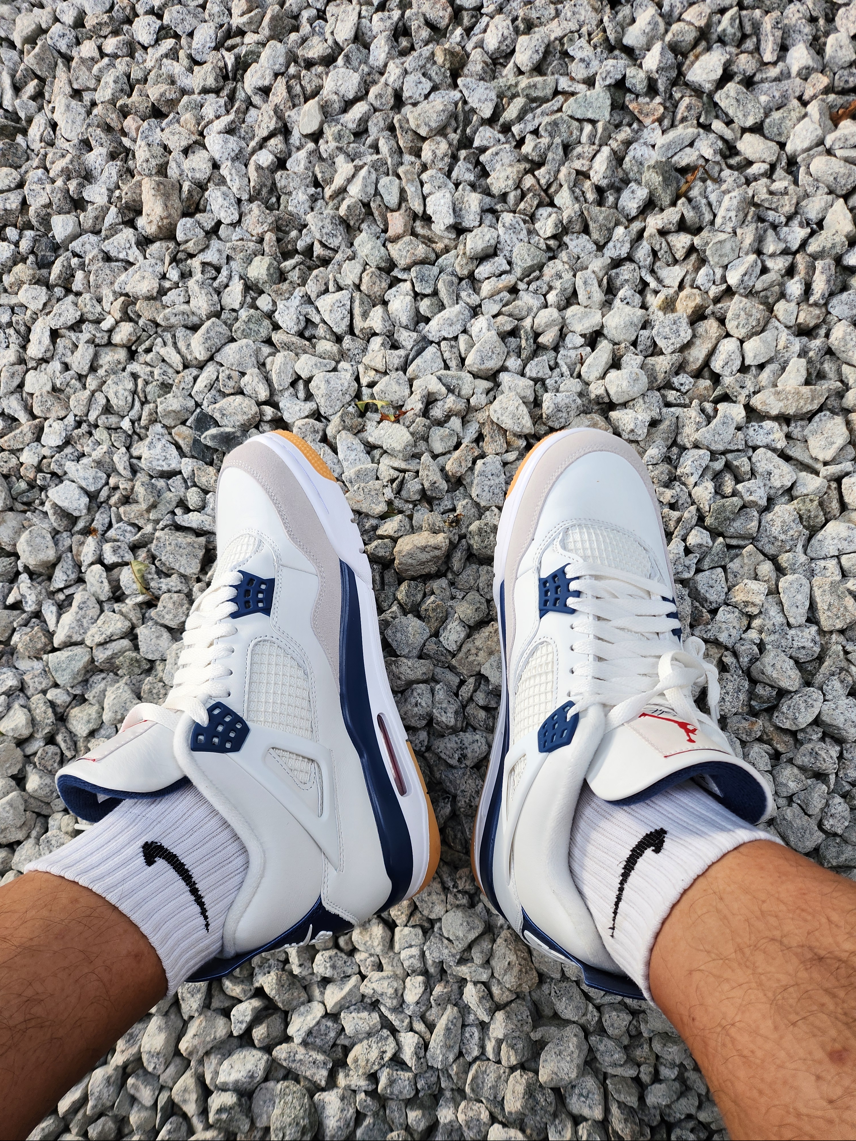 Jordan 4 x Nike SB Retro SP Navy 착용 스타일