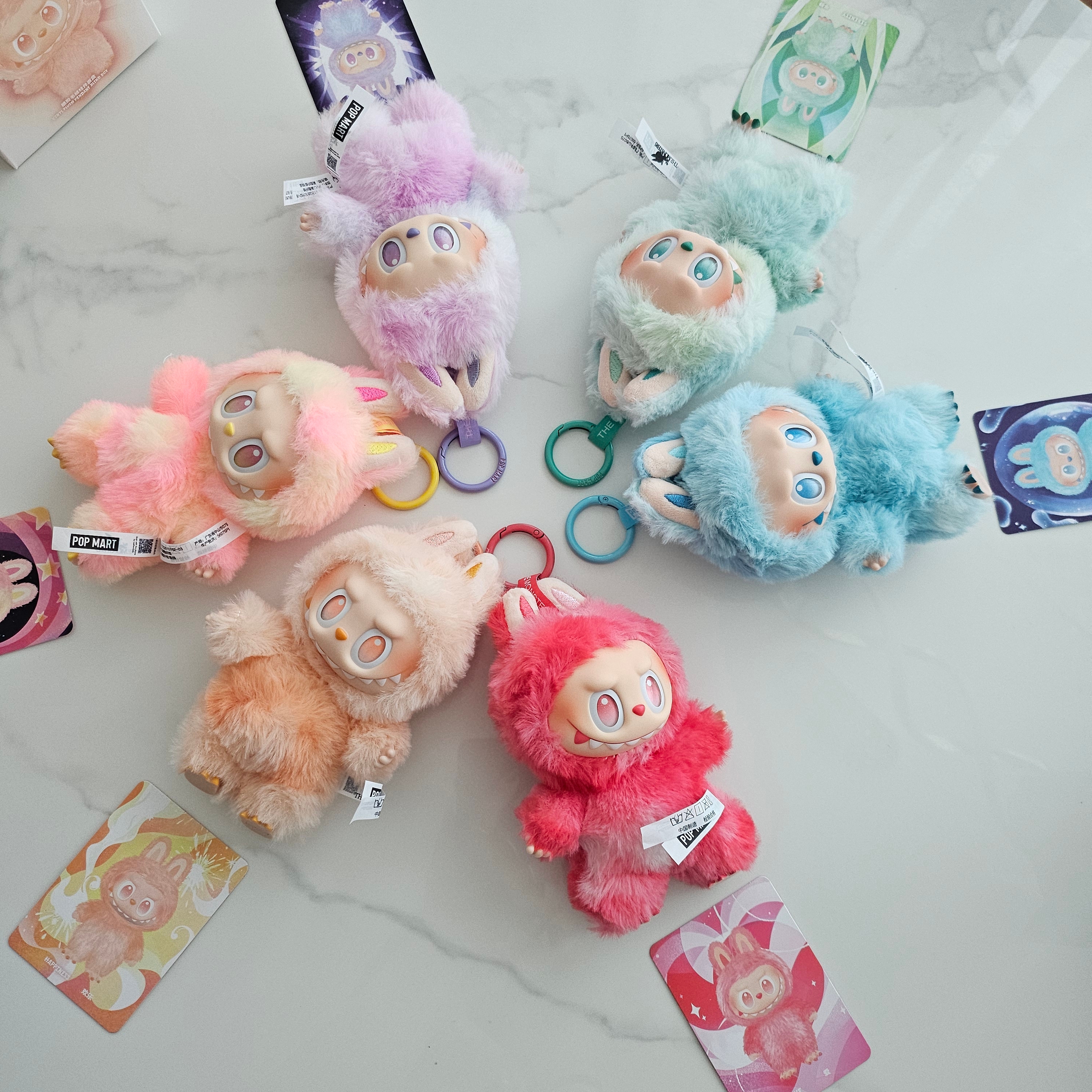 Pop Mart Labubu The Monsters Highlight Series Sealed Case (6 Blind Boxes) 착용 스타일