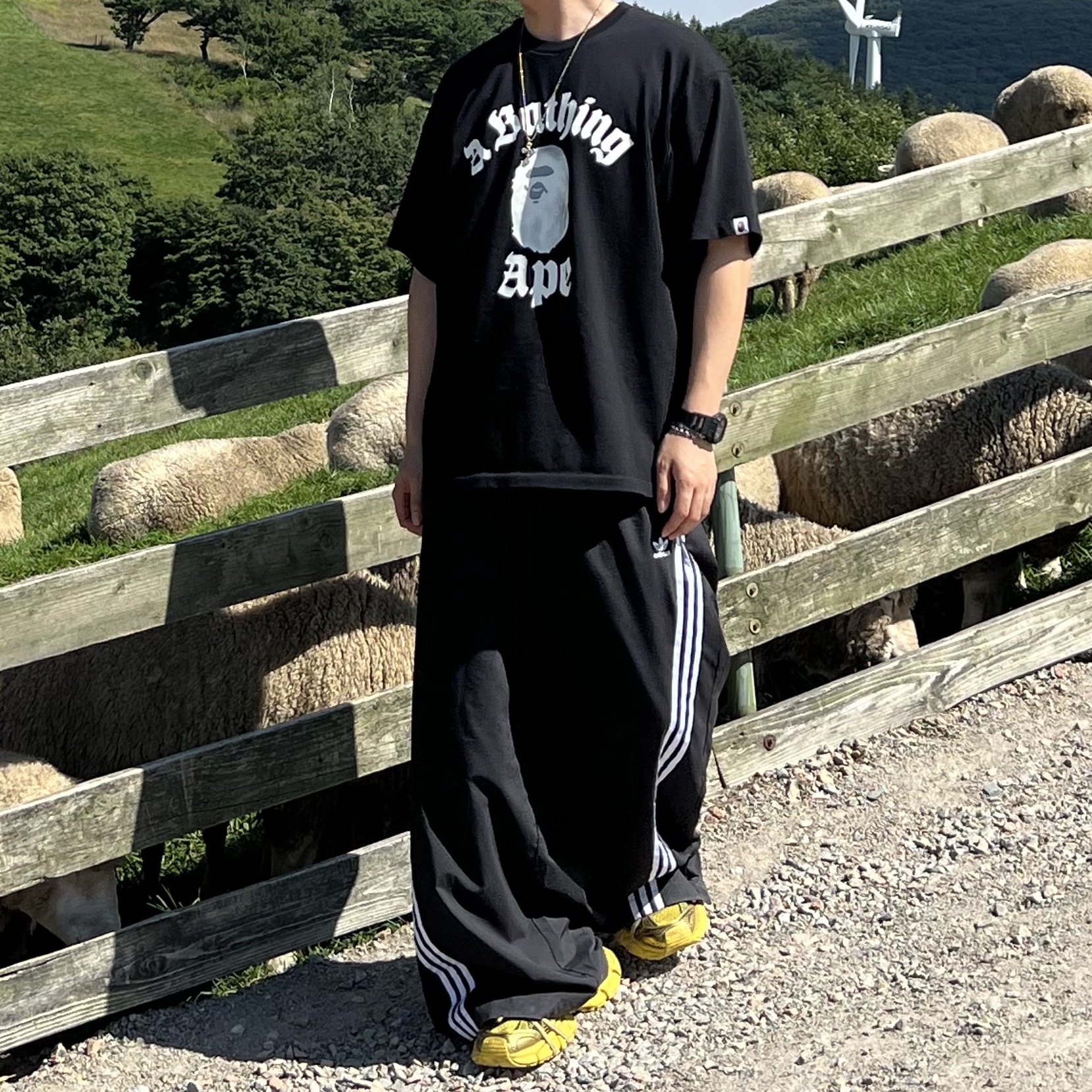 BAPE College Relaxed Fit T-Shirt #2 Black, (W) Adidas Adilenium Oversized Track Pants Black - KR Sizing 착용 스타일 - 1