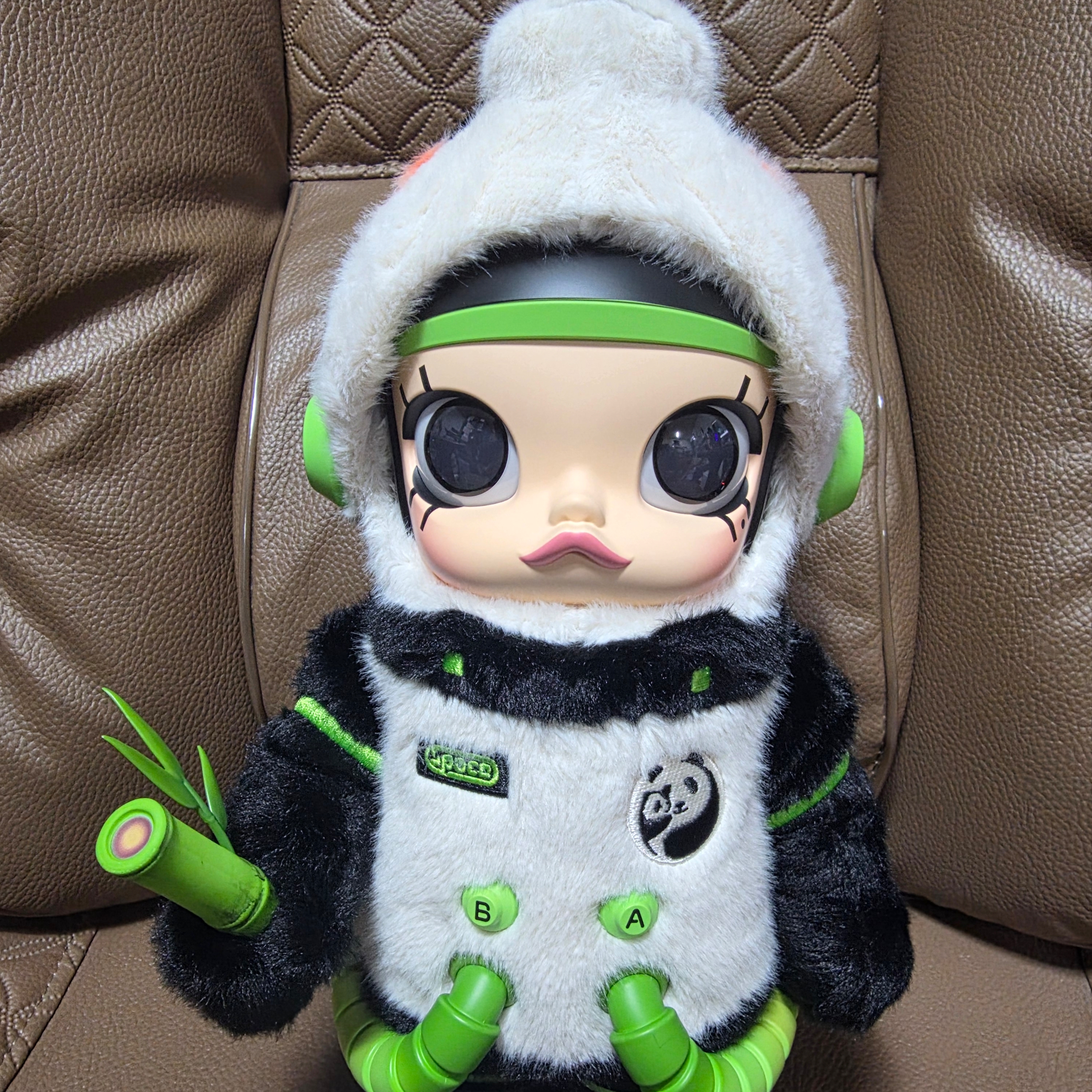 Pop Mart Mega Space Molly Pander 400% 착용 스타일 - 2