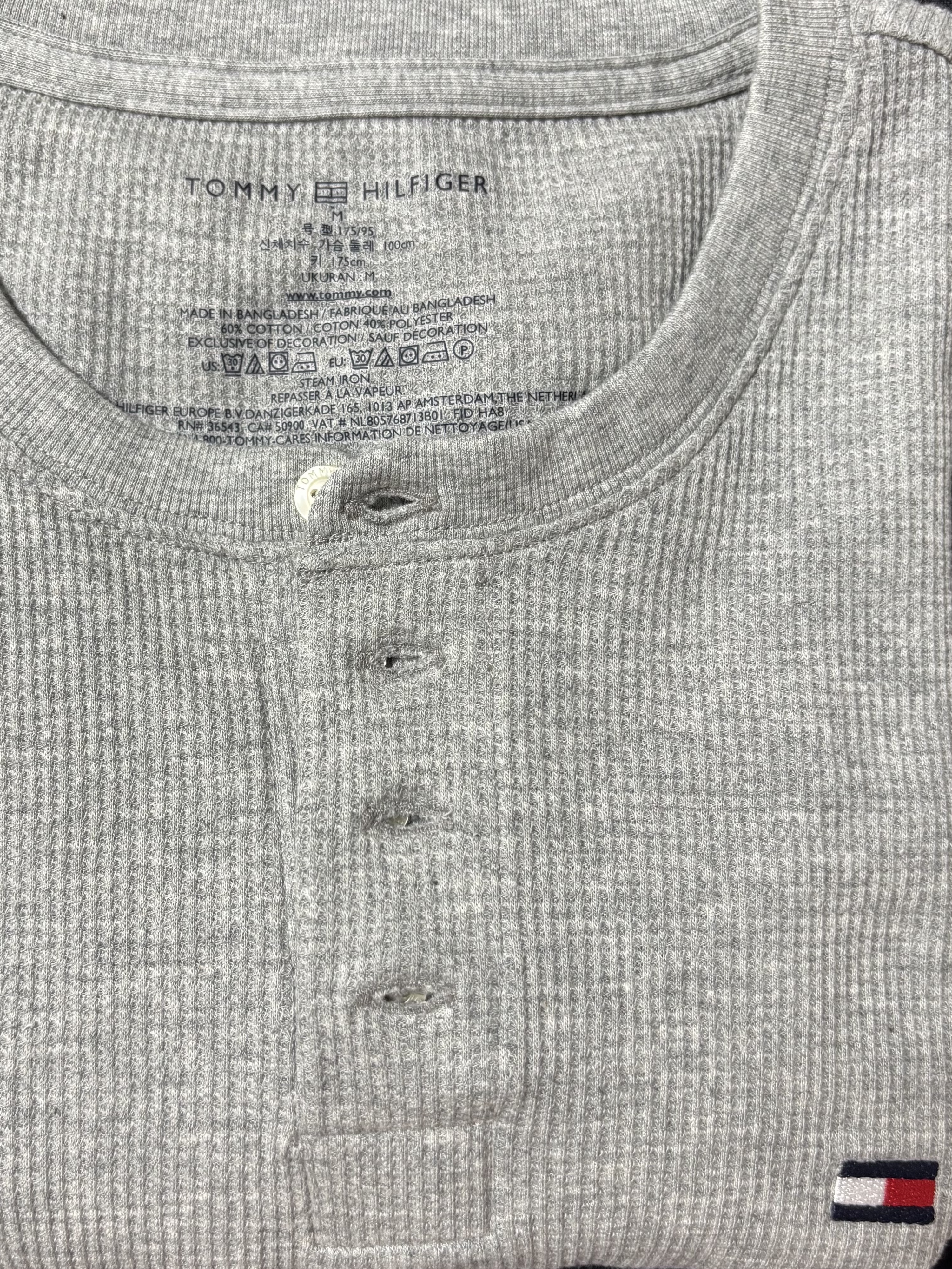 Tommy Hilfiger Thermal Sleep Henley Long Sleeve Grey Heather 착용 스타일