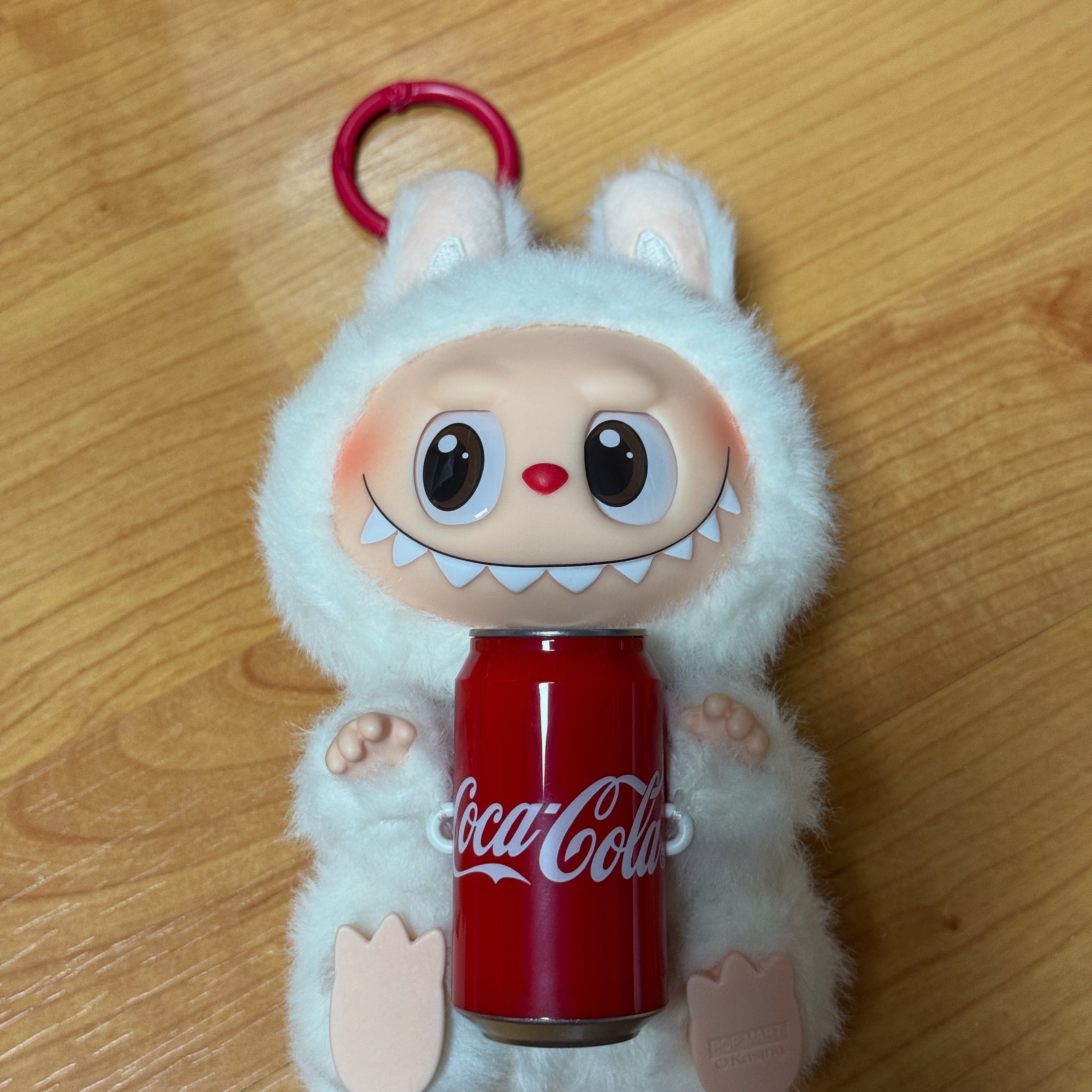 Pop Mart Labubu Coca Cola Series Happy Factor Keyring (Opened Case) 착용 스타일