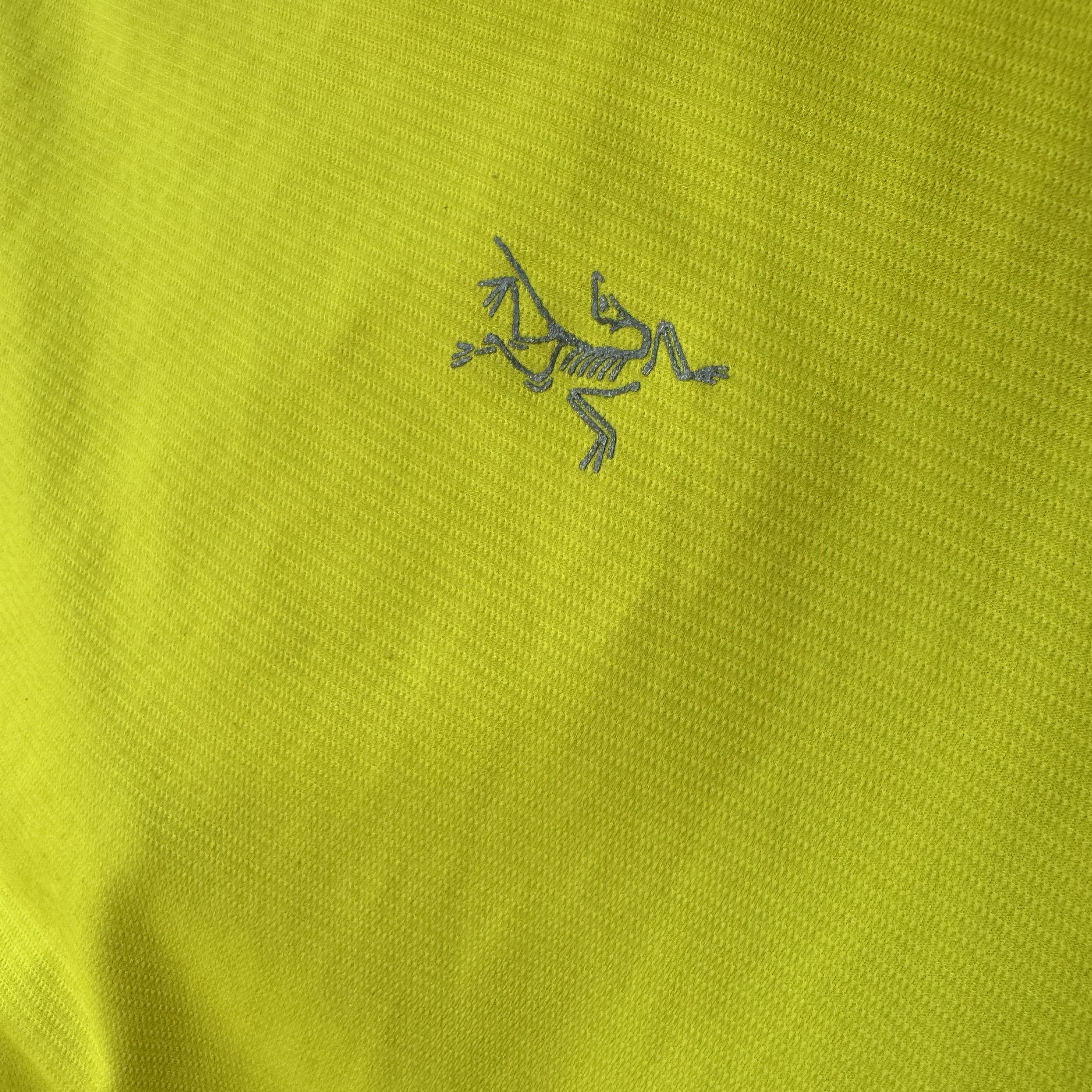 Arc'teryx Motus Crew SS T-Shirt Sprint Heather 착용 스타일