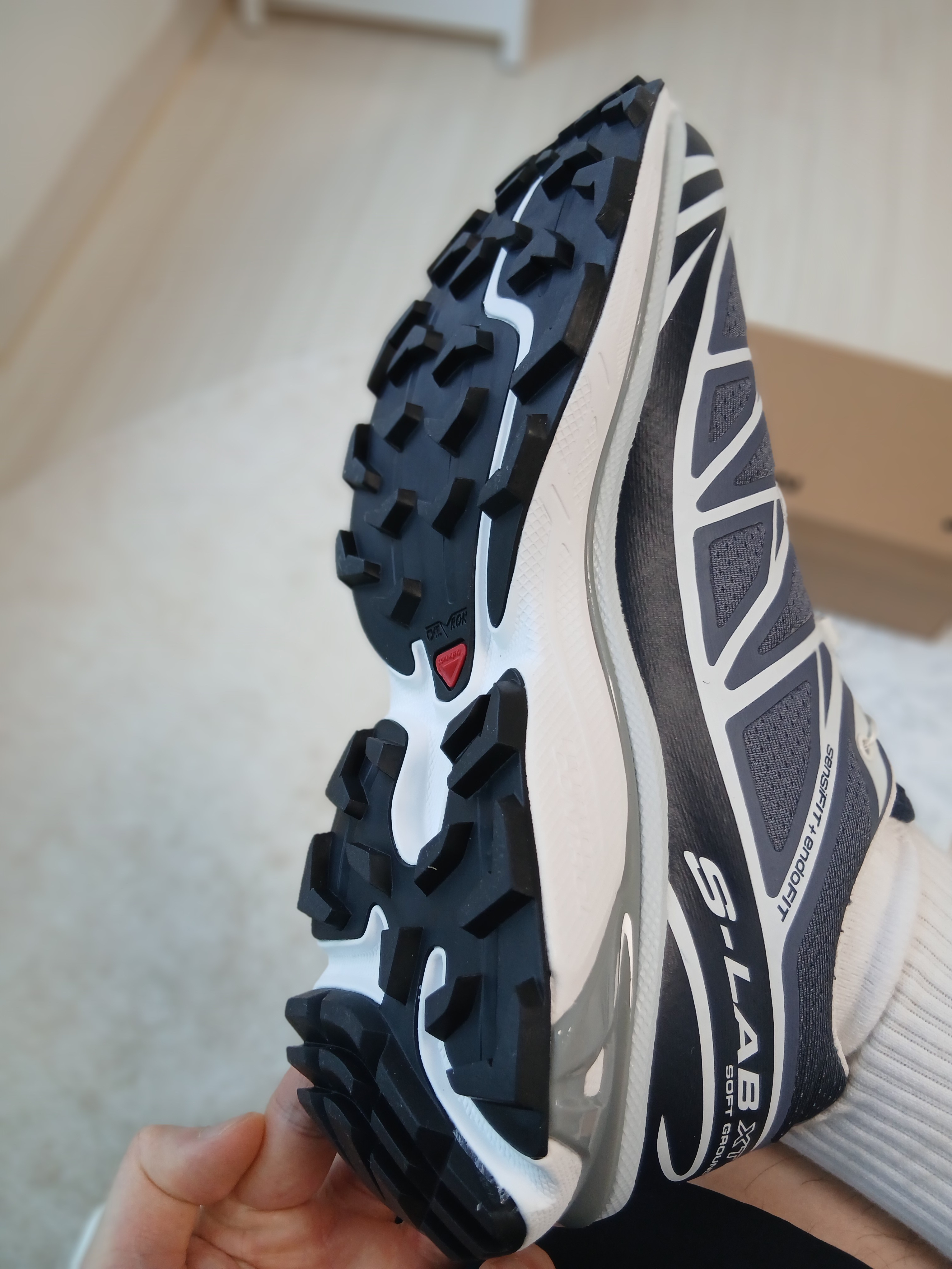 Salomon XT-6 Grisaille Blue Night, Salomon XT-6 GTX Black Silver 착용 스타일 - 4